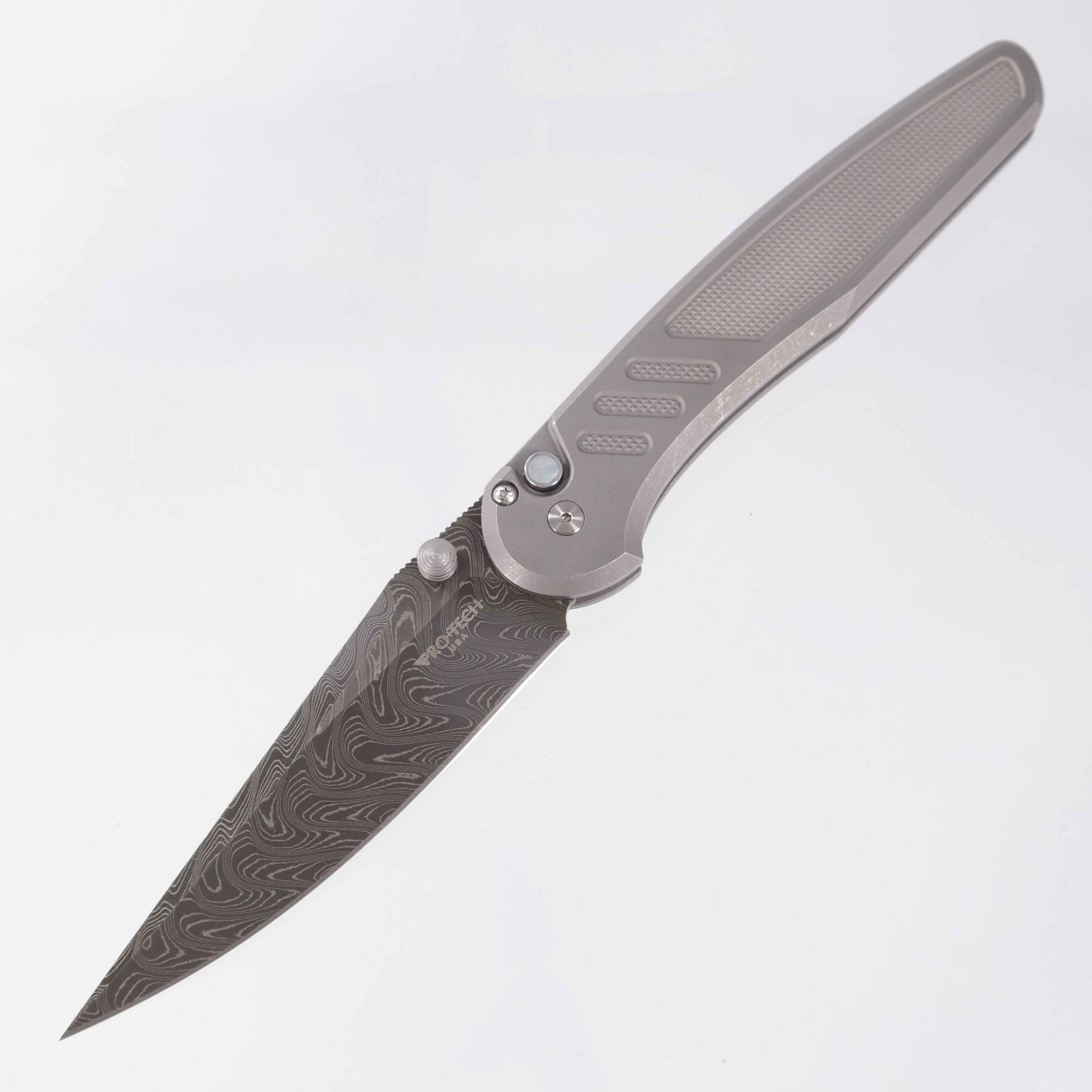 Pro-Tech Avalon - 17-4 Stainless Steel Knurled w/ Black Lip Pearl Button - Chad Nichols Boomerang Damascus - 2026 Avalon Custom 005