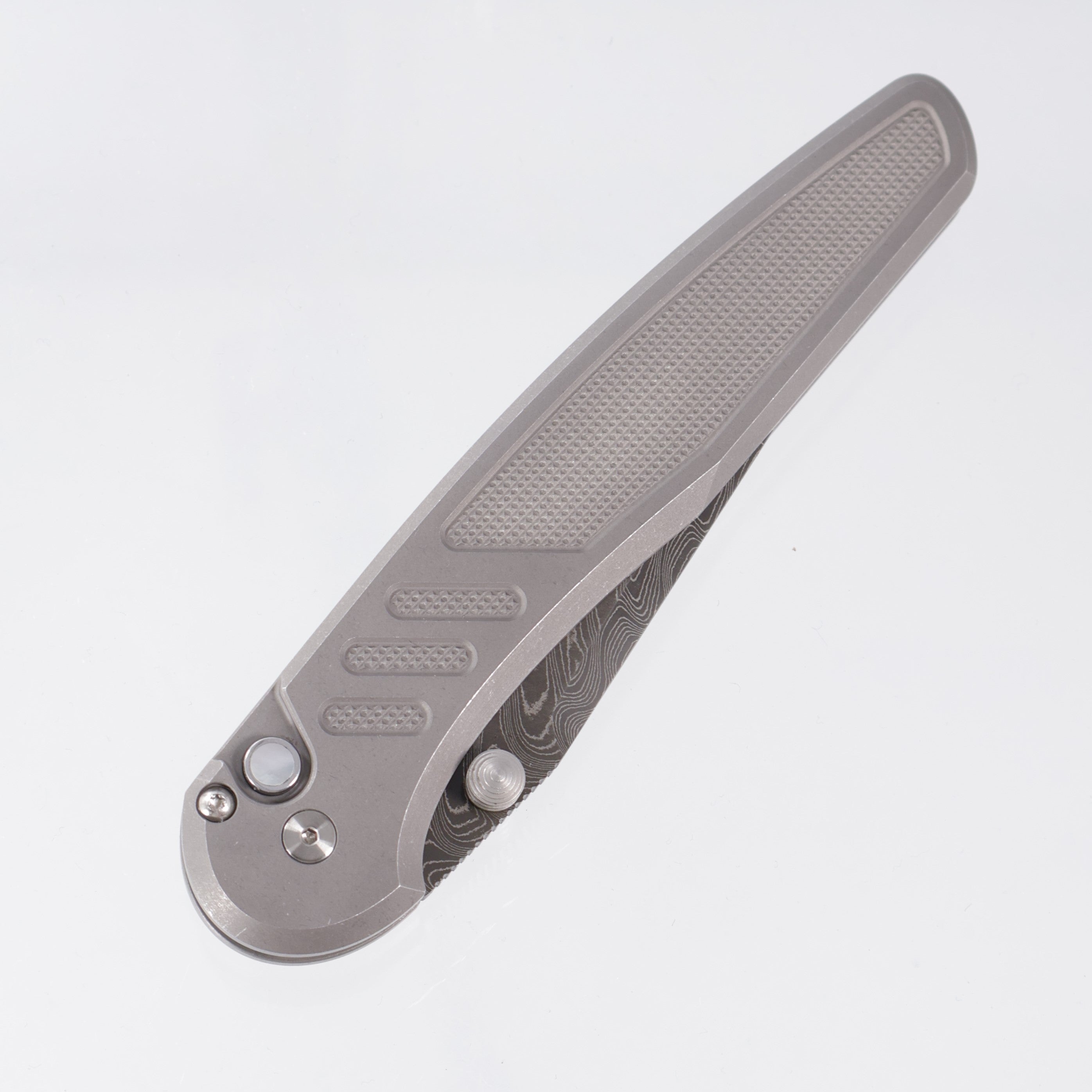 Pro-Tech Avalon - 17-4 Stainless Steel Knurled w/ Black Lip Pearl Button - Chad Nichols Boomerang Damascus - 2026 Avalon Custom 005