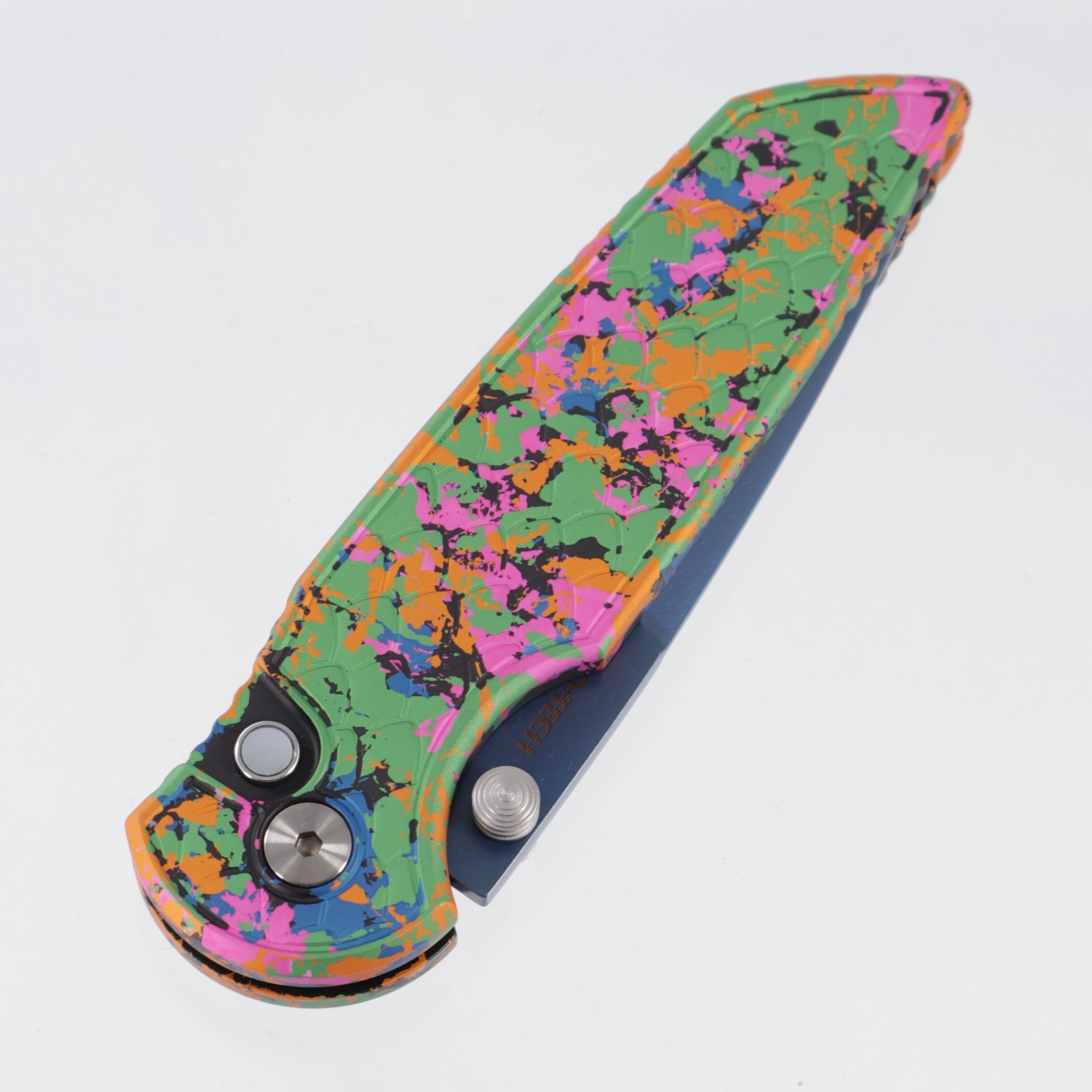 Pro-Tech TR-3 Integrity - Retro Arcade Anodized Reptile Texture Aluminum w/ Sapphire Blue PVD Clip & Black Lip Pearl Button - Sapphire PVD Magnacut - BR.INT.1 - BROP Exclusive