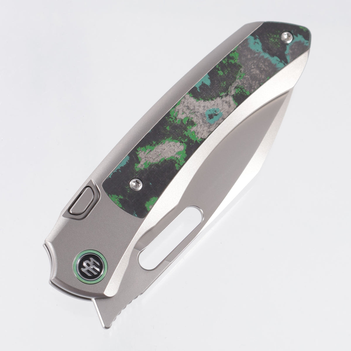 Remette Orca - Beadblast Titanium w/ Kelp Bed Camo Carbon Inlays & Green Pivot Collars - Pearlescent M390 - ORCAKD