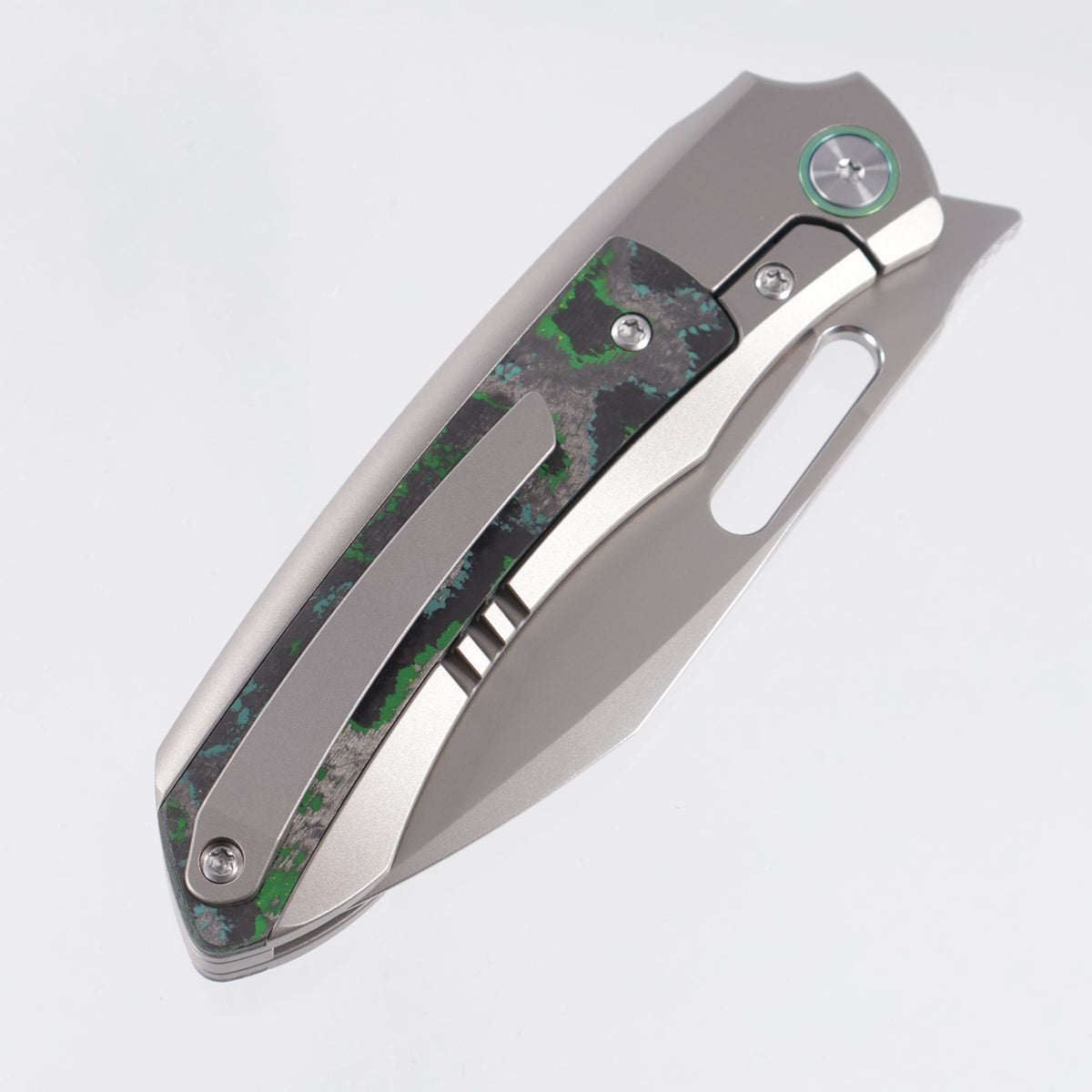 Remette Orca - Beadblast Titanium w/ Kelp Bed Camo Carbon Inlays & Green Pivot Collars - Pearlescent M390 - ORCAKD
