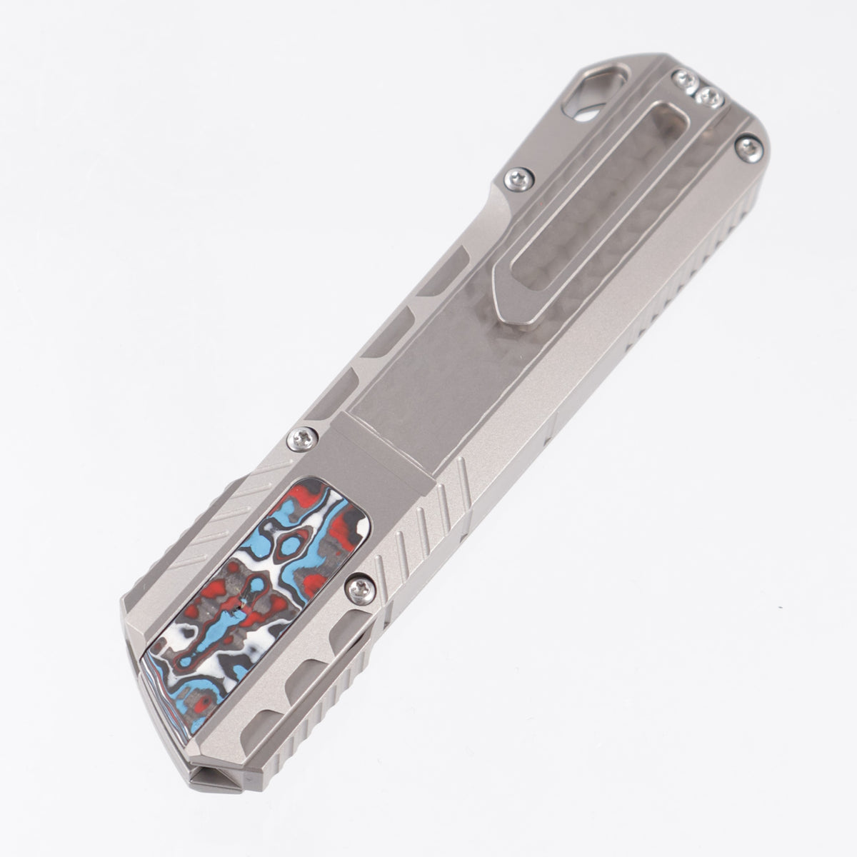 Remette Sharp Leopard - 3D Chevron Millled Titanium w/ Red,White & Blue Carbon Fiber Inlay - Pearlescent M390 - ZL301C