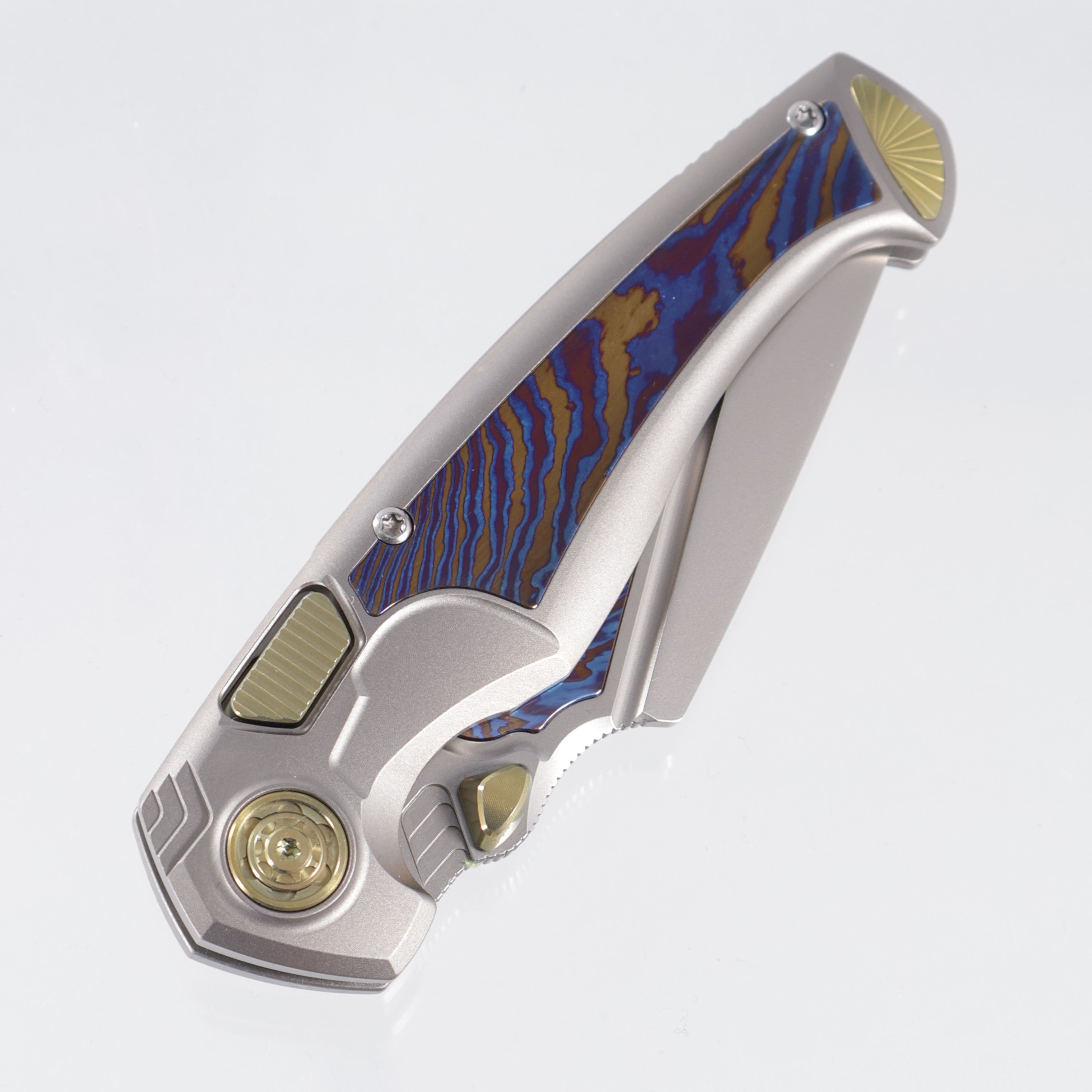 Remette Scepter - Pearlescent Titanium w/ Timascus Inlays & Gold Hardware - Pearlescent M390 w/ Timascus Inlays - SCPT-A
