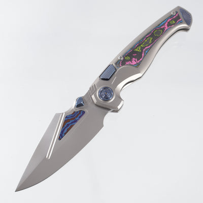 Remette Scepter - Pearlescent Titanium w/ Ultimate Warrior Camo Carbon Inlays & Blue Hardware - Pearlescent M390 w/ Timascus Inlays - SCPT-D