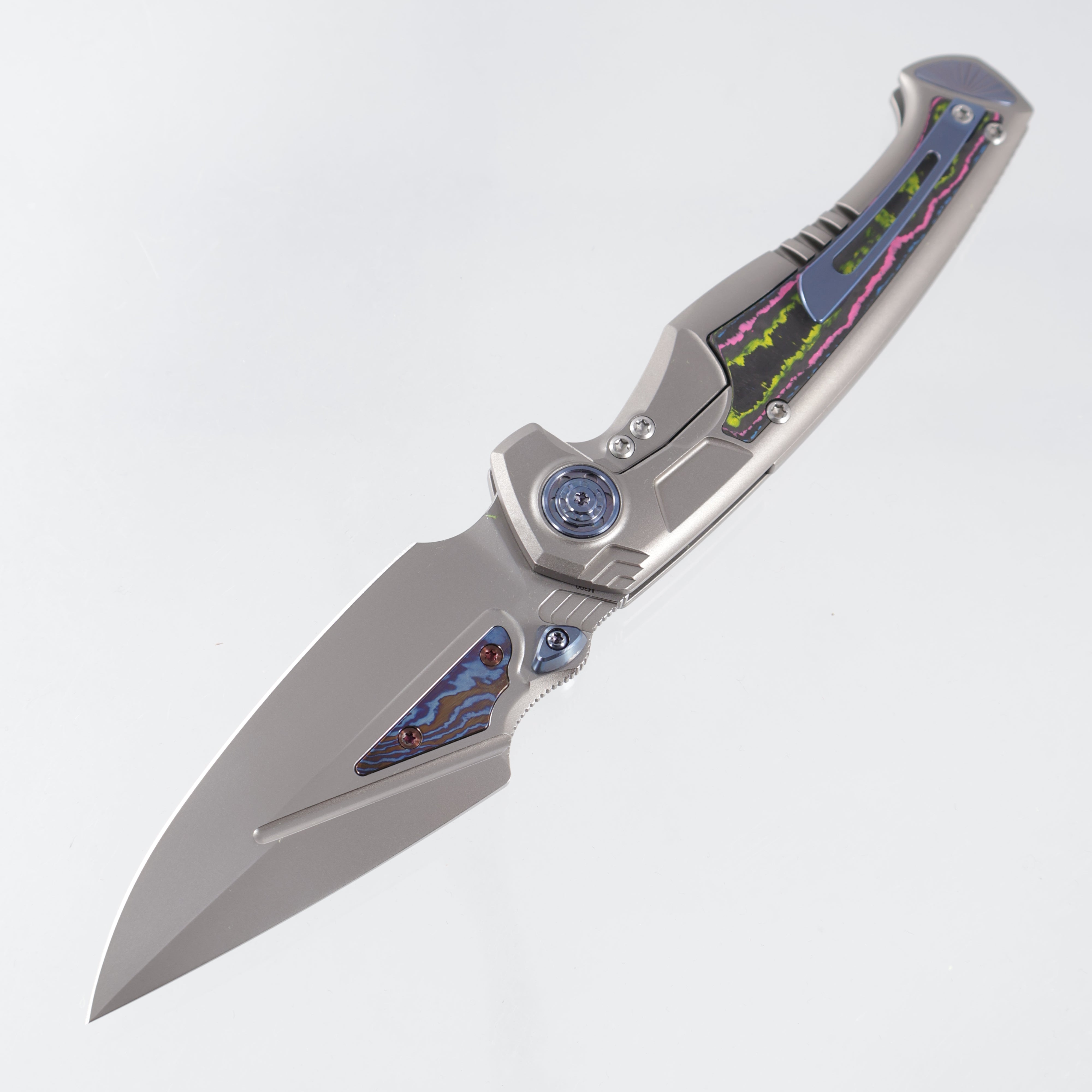 Remette Scepter - Pearlescent Titanium w/ Ultimate Warrior Camo Carbon Inlays & Blue Hardware - Pearlescent M390 w/ Timascus Inlays - SCPT-D