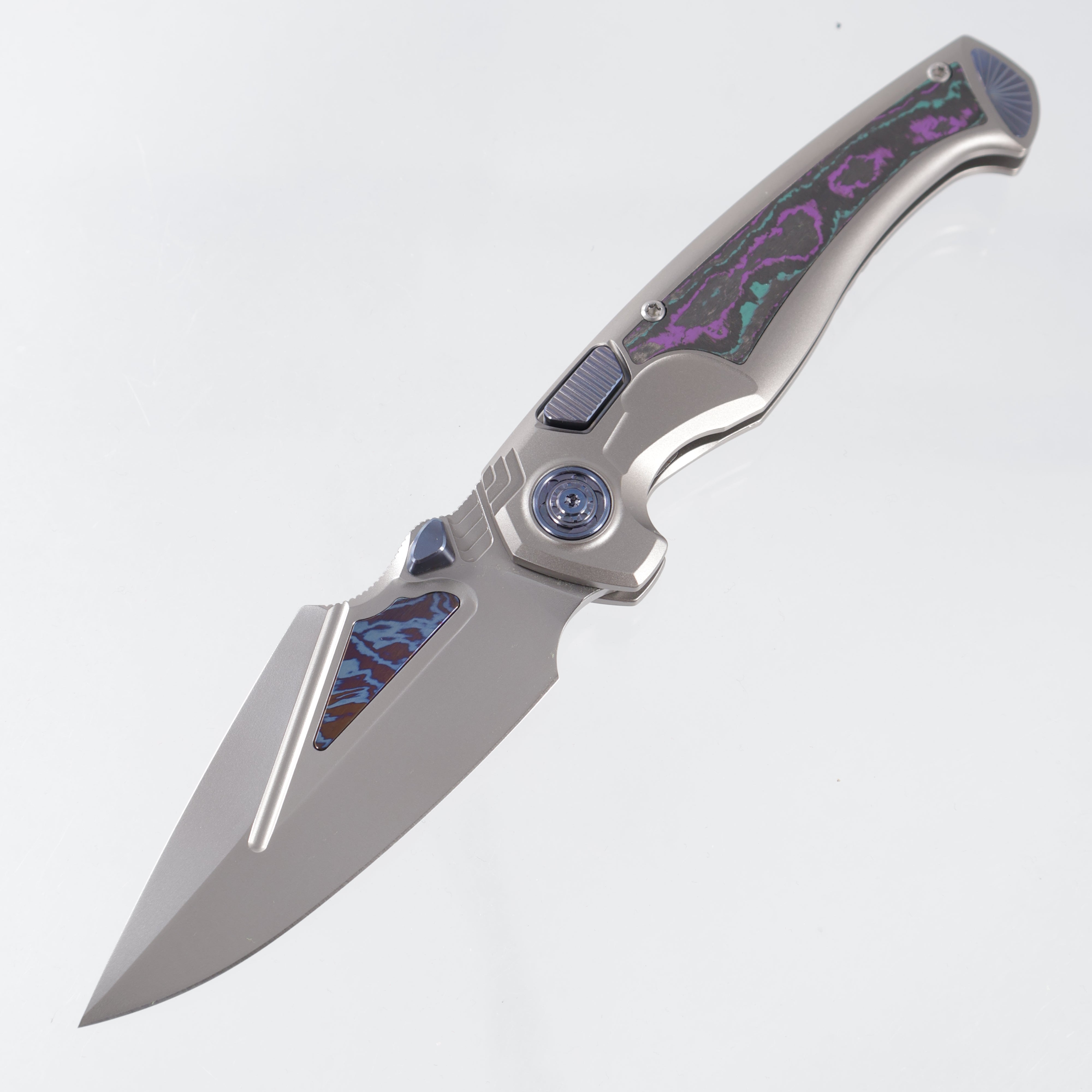 Remette Scepter - Pearlescent Titanium w/ Jazzy Camo Carbon Inlays & Blue Hardware - Pearlescent M390 w/ Timascus Inlays - SCPT-C