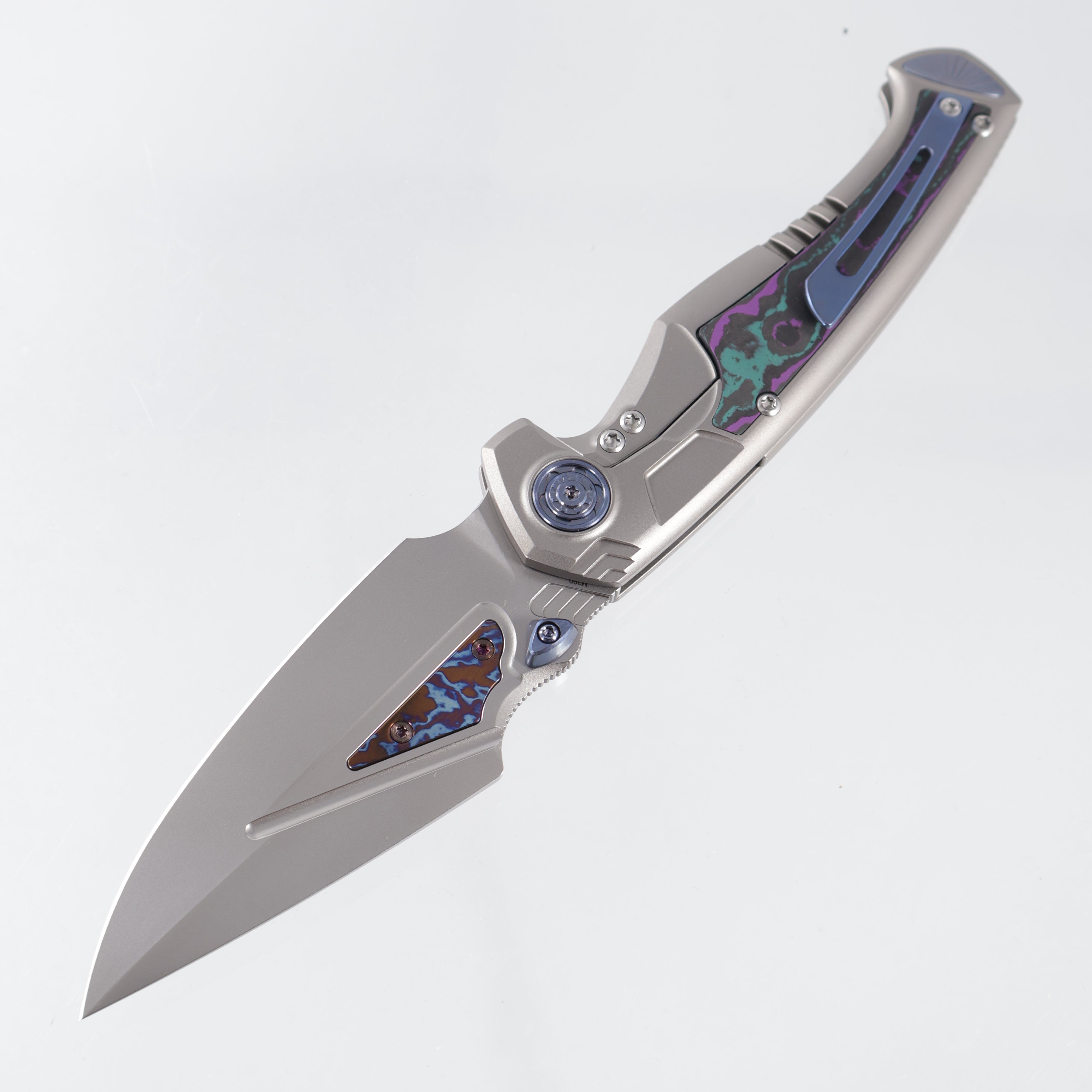 Remette Scepter - Pearlescent Titanium w/ Jazzy Camo Carbon Inlays & Blue Hardware - Pearlescent M390 w/ Timascus Inlays - SCPT-C
