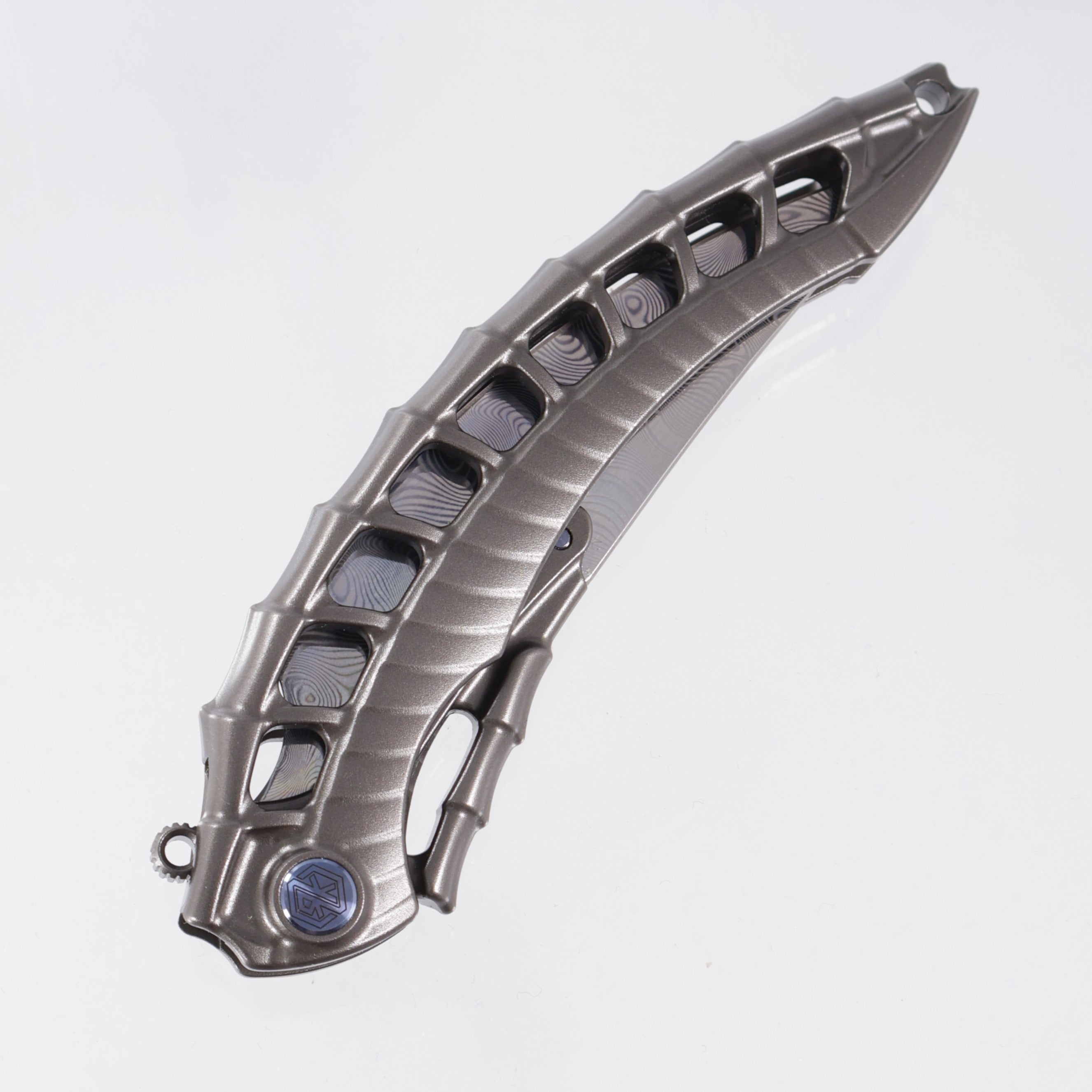 Rike Alien 4 + Pen Tool - Gray Titanium w/ Blue Hardware - Damasteel - RK-12261-1
