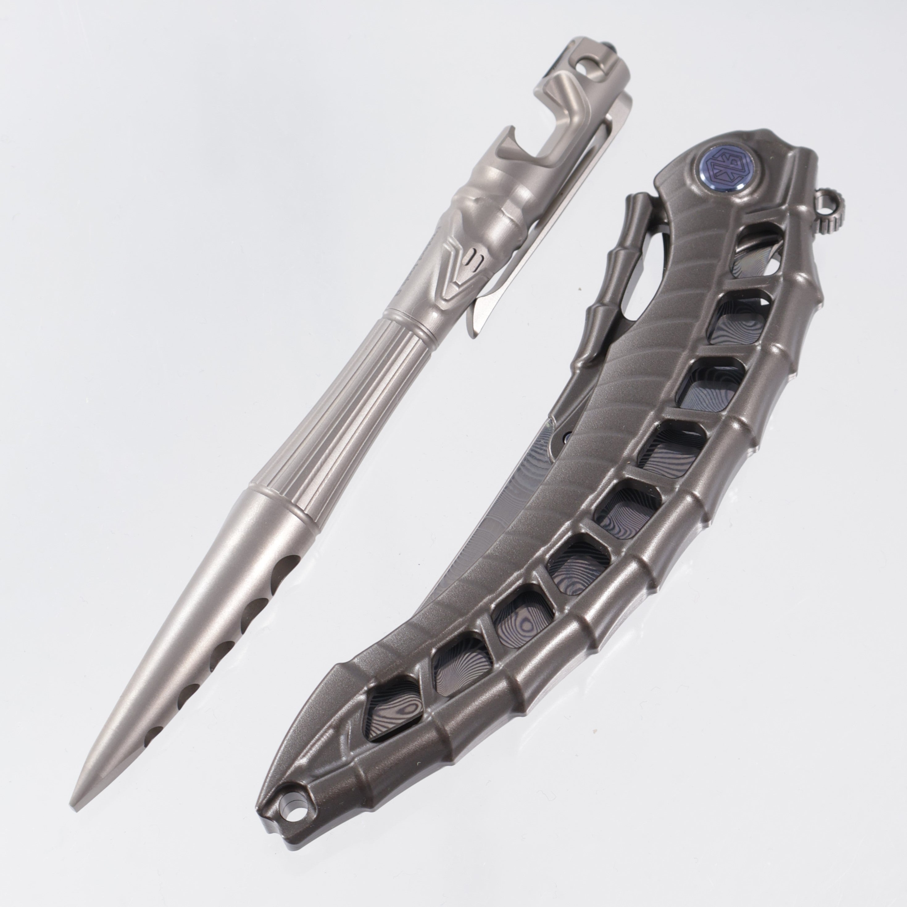 Rike Alien 4 + Pen Tool - Gray Titanium w/ Blue Hardware