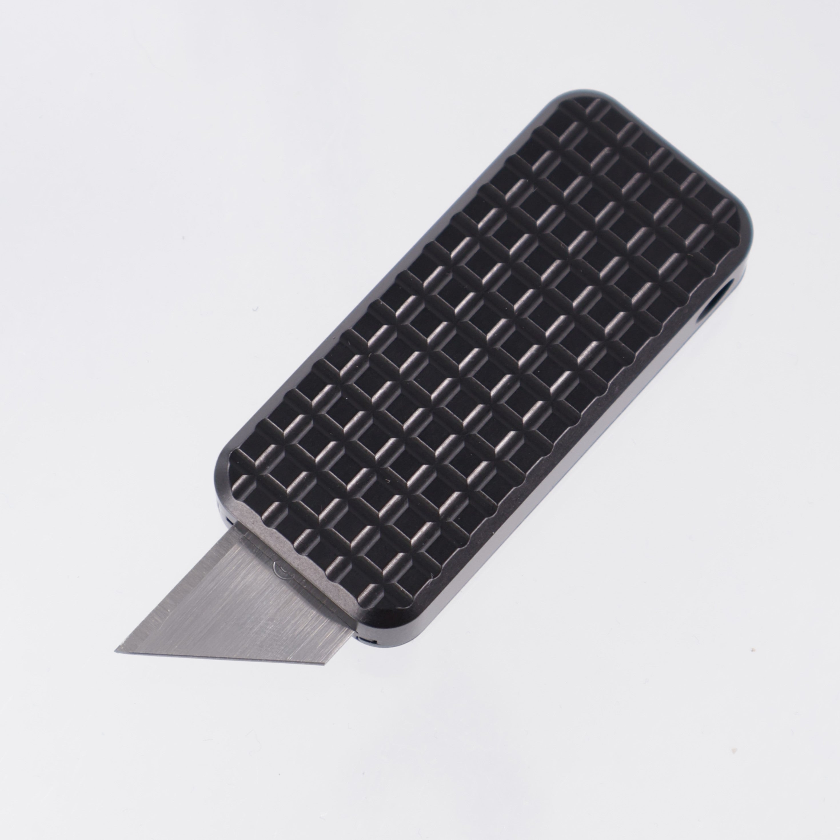 Rivery Manufacturing Zero Utility Knife - Black Grenade Pattern Aluminum