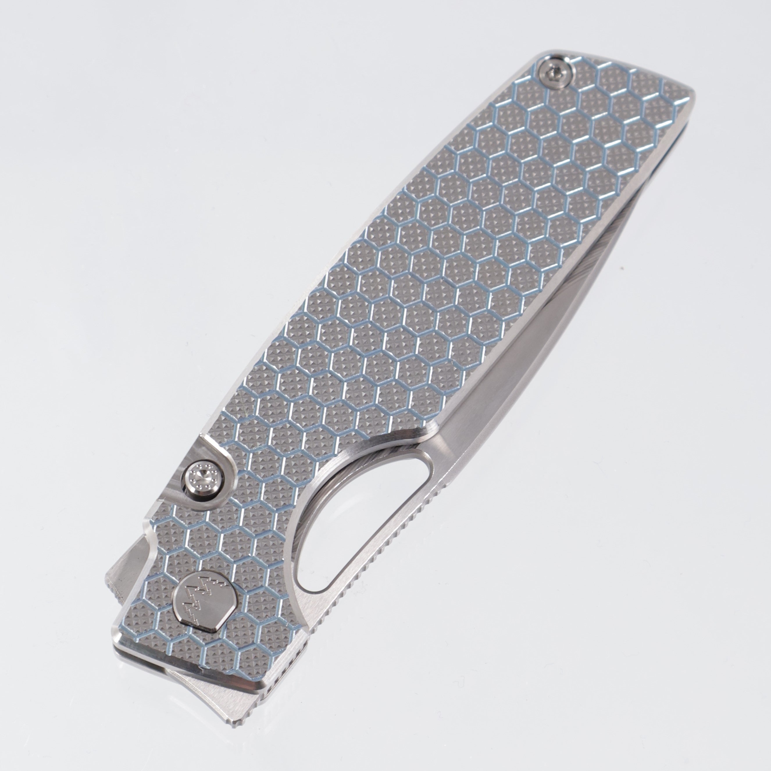 Rob Johnsons Cedar Mini #107 - Diamond Texture Ti w/ Light Blue Honeycomb Pattern Ano - Drakkar Damasteel