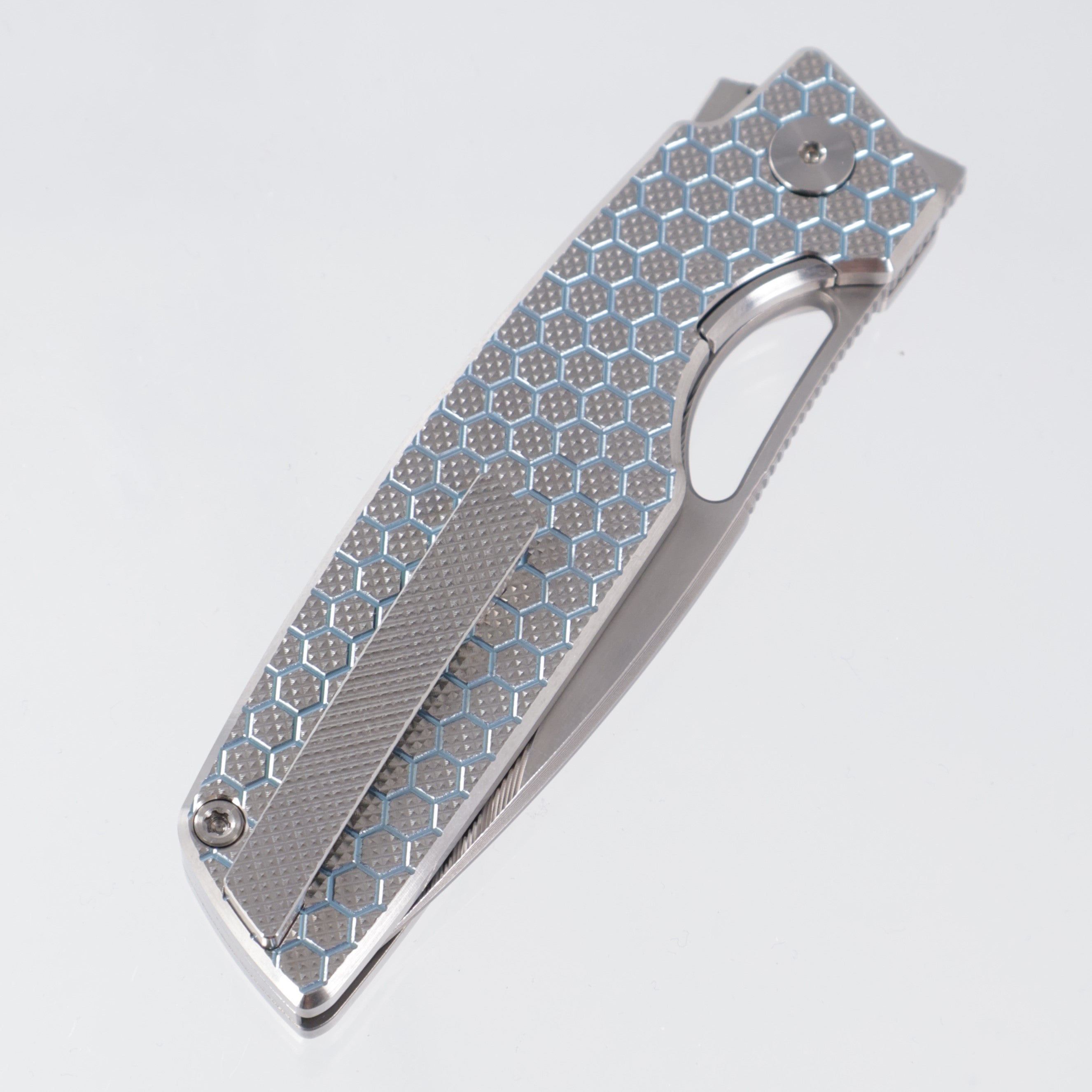 Rob Johnsons Cedar Mini #107 - Diamond Texture Ti w/ Light Blue Honeycomb Pattern Ano - Drakkar Damasteel