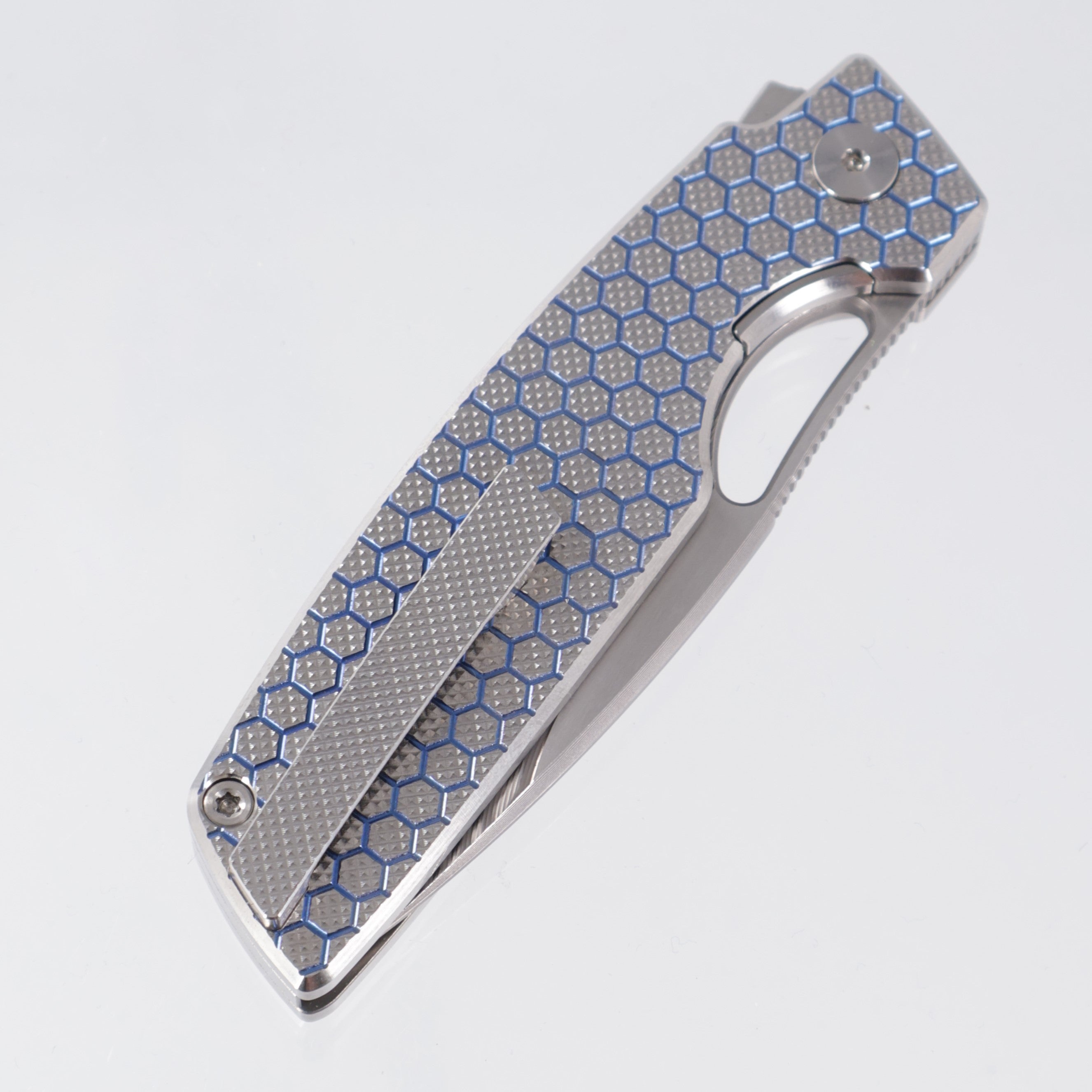 Rob Johnsons Cedar Mini #108 - Diamond Texture Ti w/ Blue Honeycomb Pattern Ano - Drakkar Damasteel