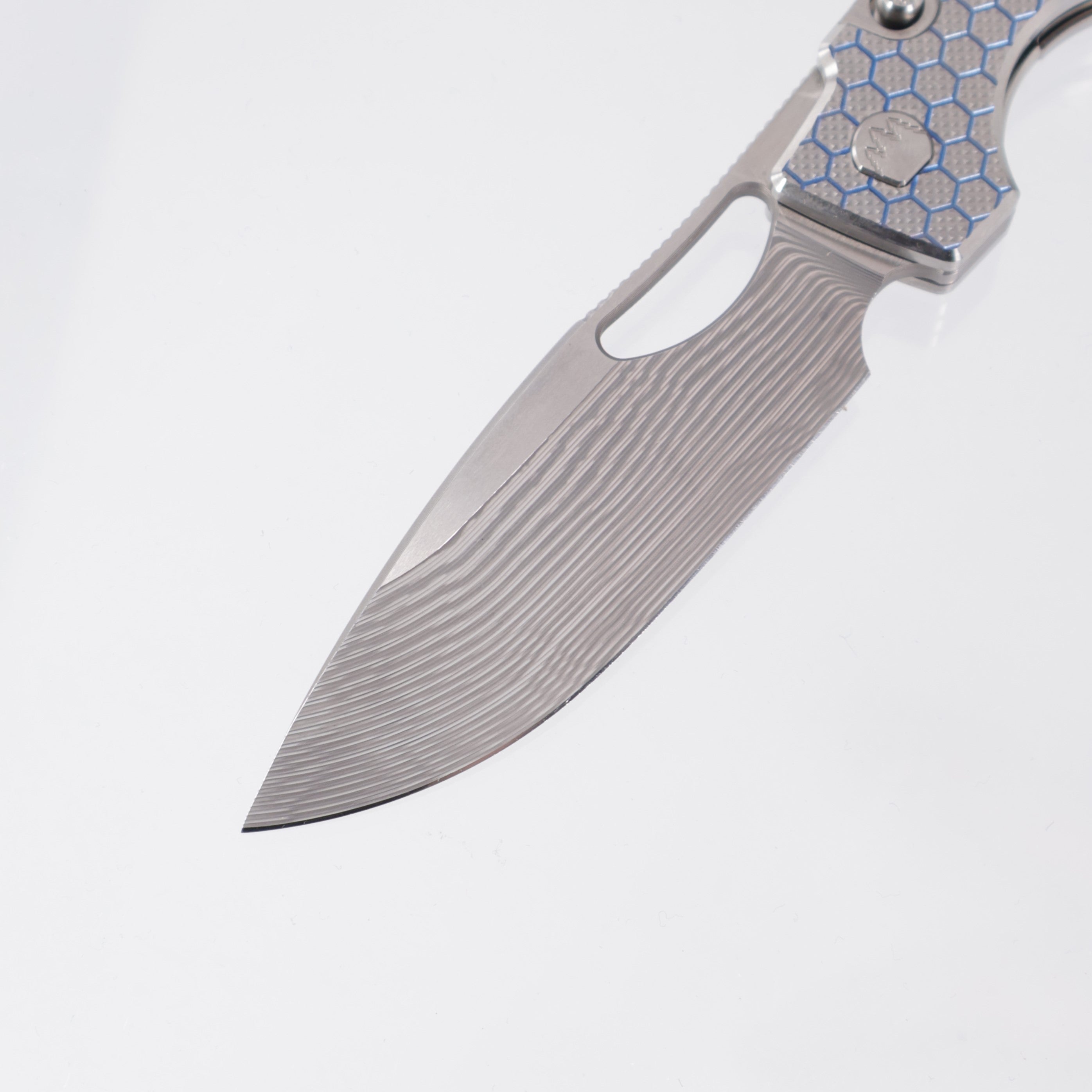 Rob Johnsons Cedar Mini #108 - Diamond Texture Ti w/ Blue Honeycomb Pattern Ano - Drakkar Damasteel