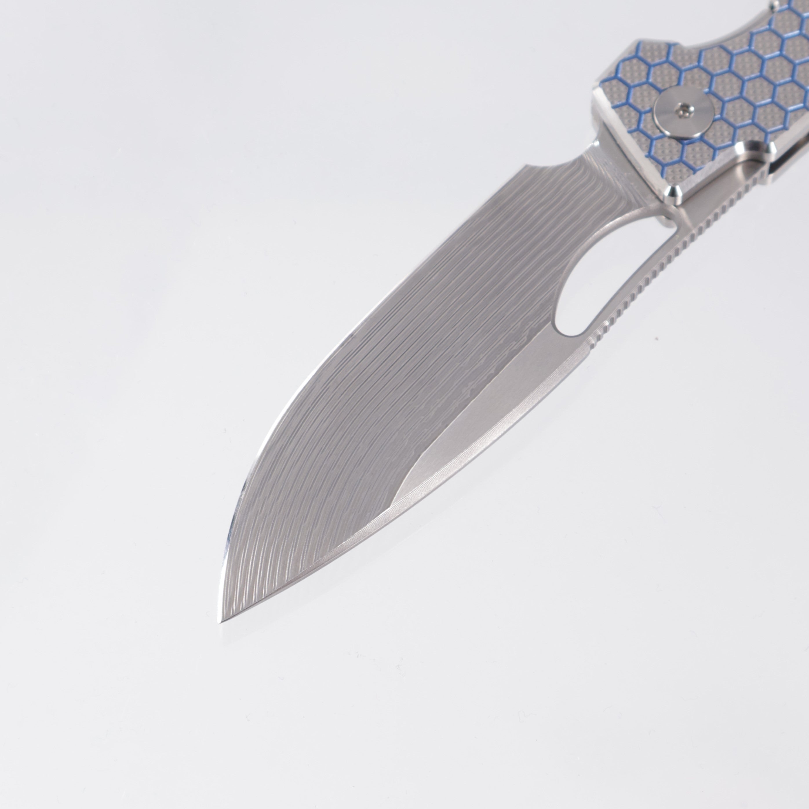 Rob Johnsons Cedar Mini #108 - Diamond Texture Ti w/ Blue Honeycomb Pattern Ano - Drakkar Damasteel