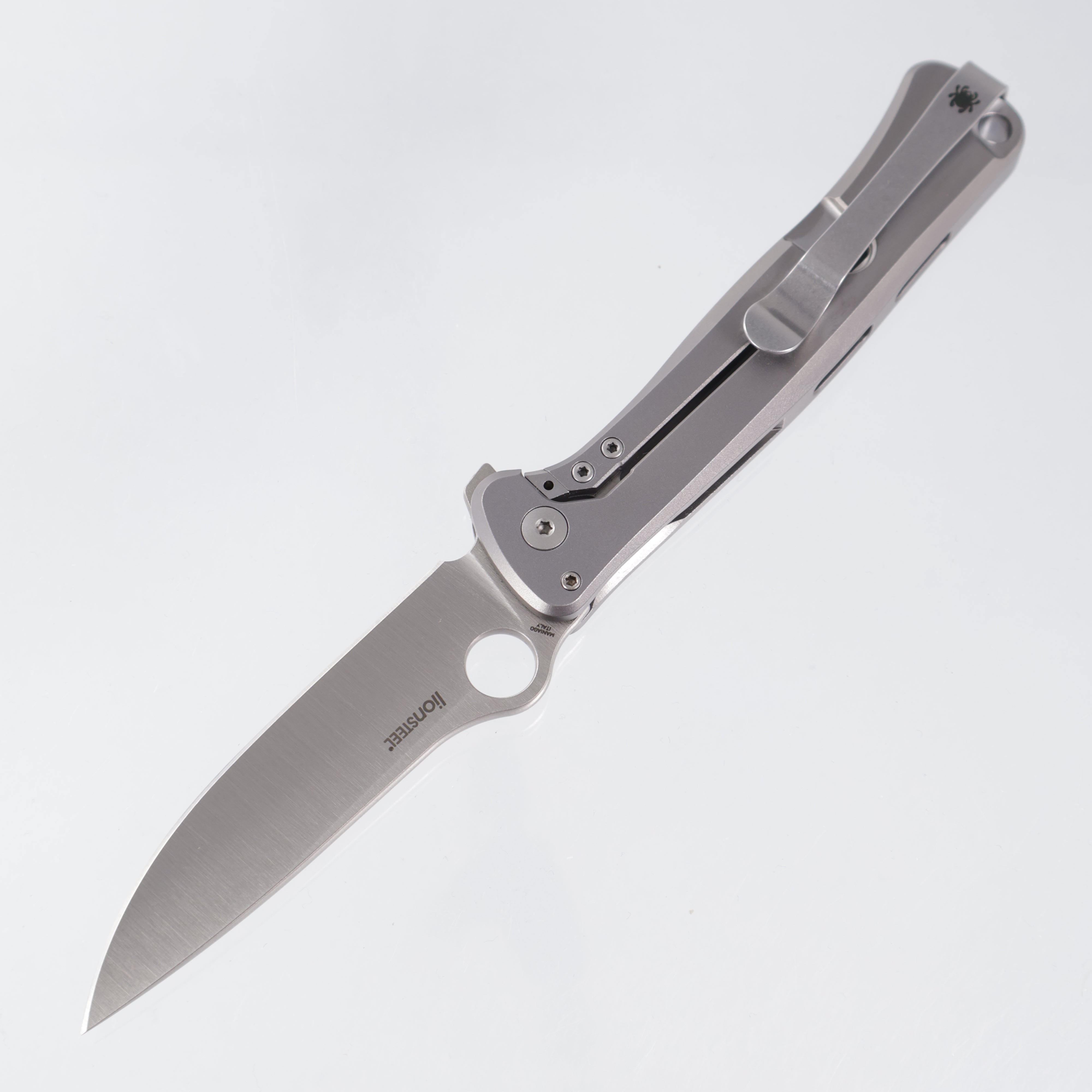 Spyderco Slym Integral - PVD Gray Titanium w/ Polar White Dark Matter Fat Carbon Inlays - Satin M390 - C271TIP