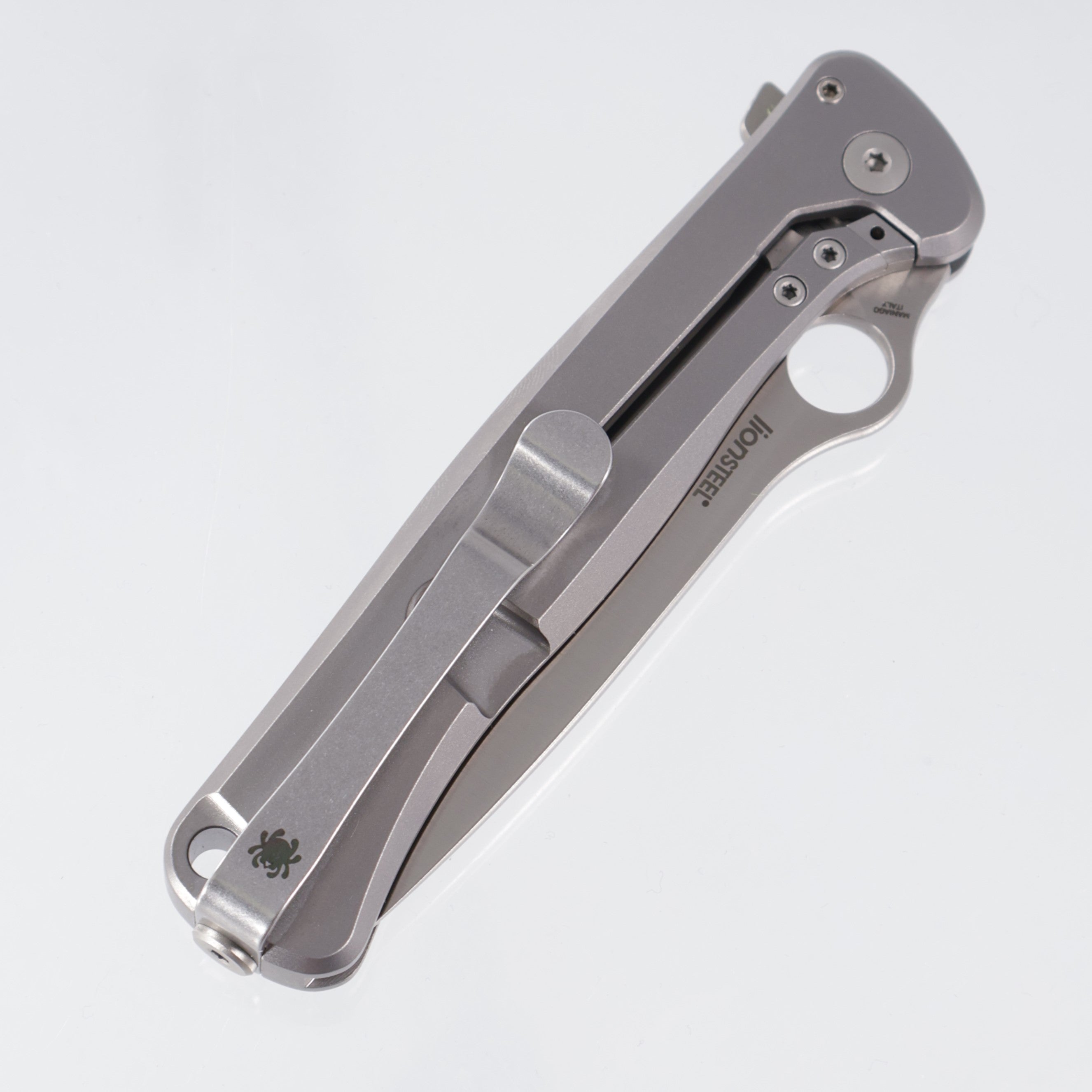 Spyderco Slym Integral - PVD Gray Titanium w/ Polar White Dark Matter Fat Carbon Inlays - Satin M390 - C271TIP