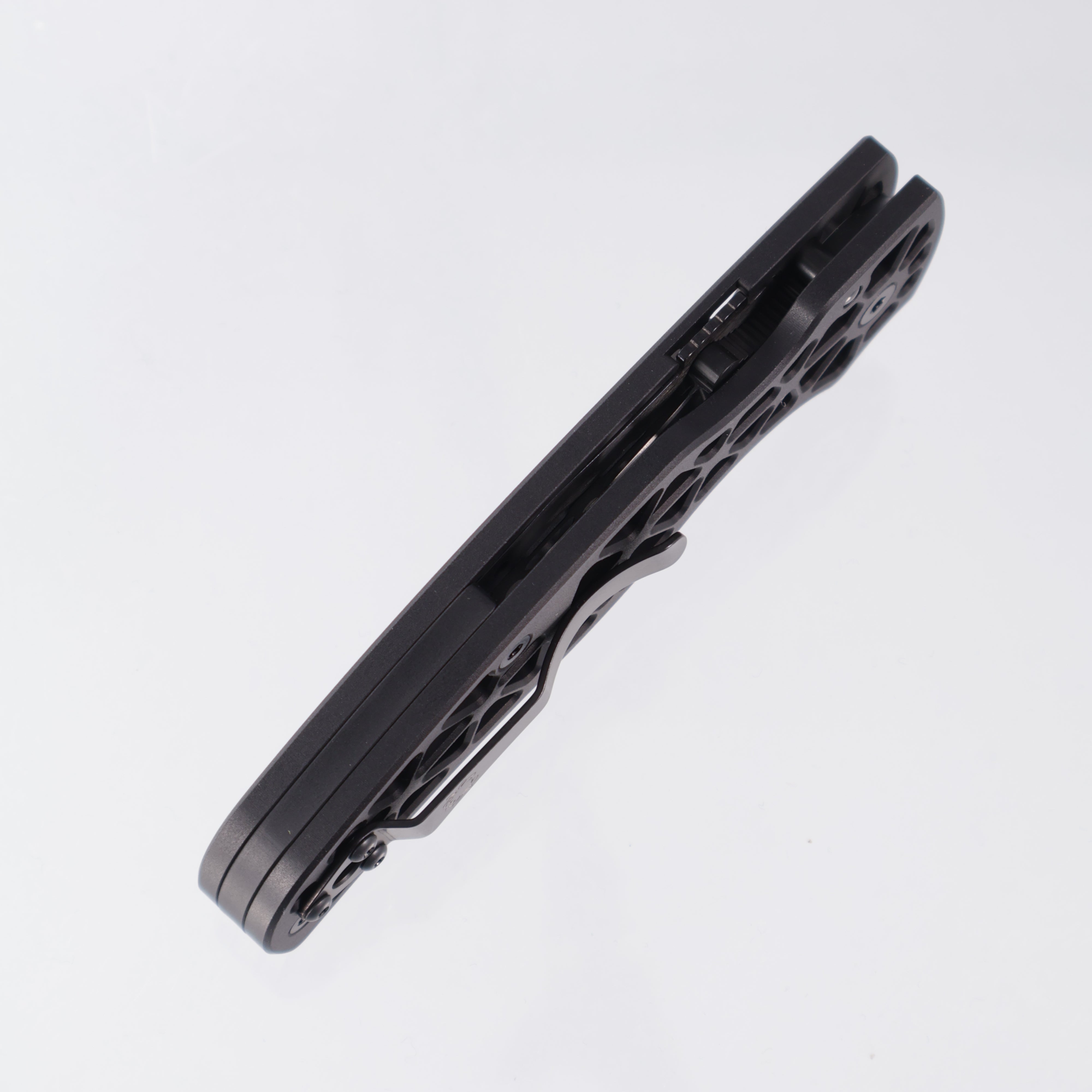 Spyderco Edgerati - DLC S30v - Black Skeletonized Aluminum - C266BKALBKP