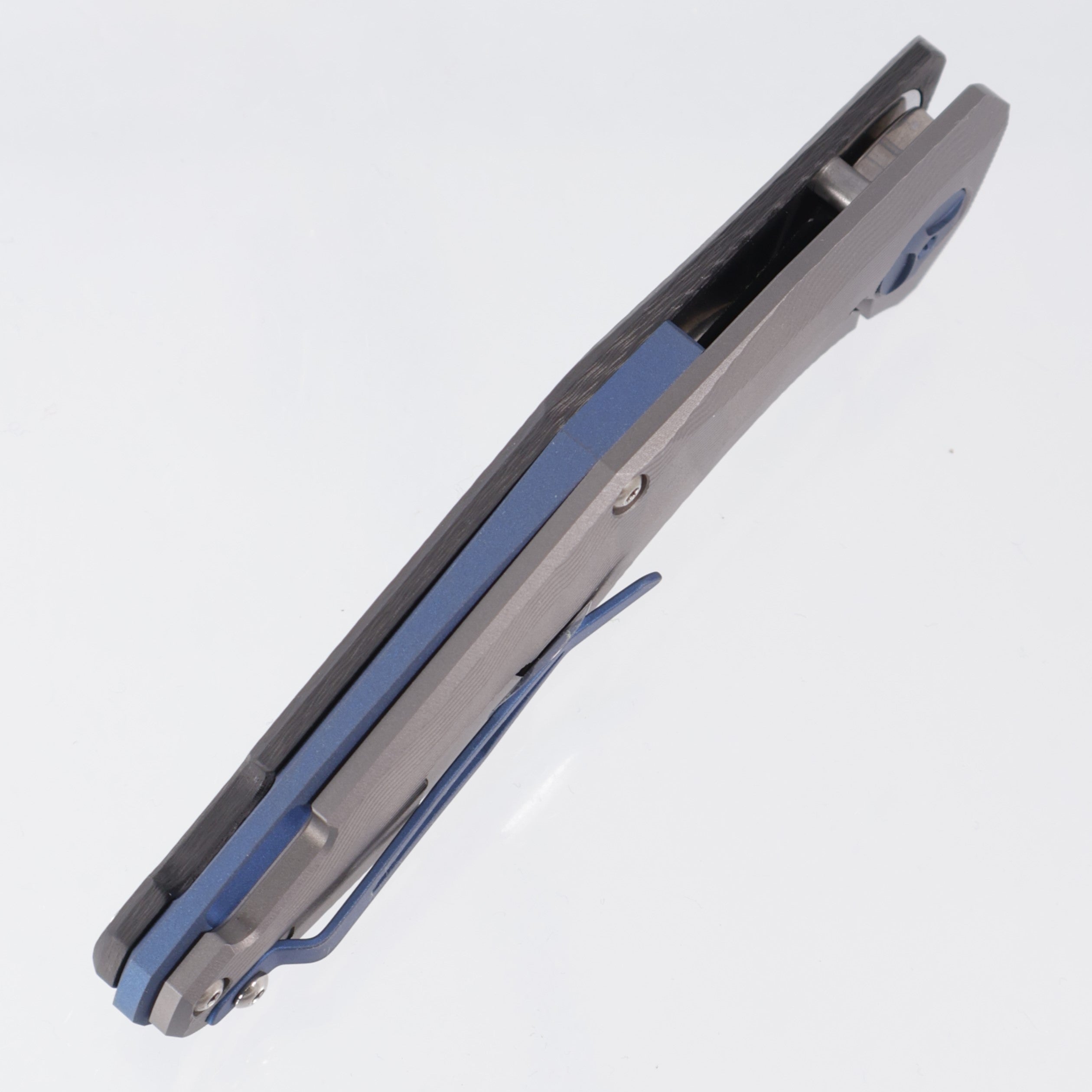 Spyderco Drunken - Carbon Fiber Scale w/ Titanium Lockside & Blue Ti Hardware - Stonewash S90V - C235CFTIP