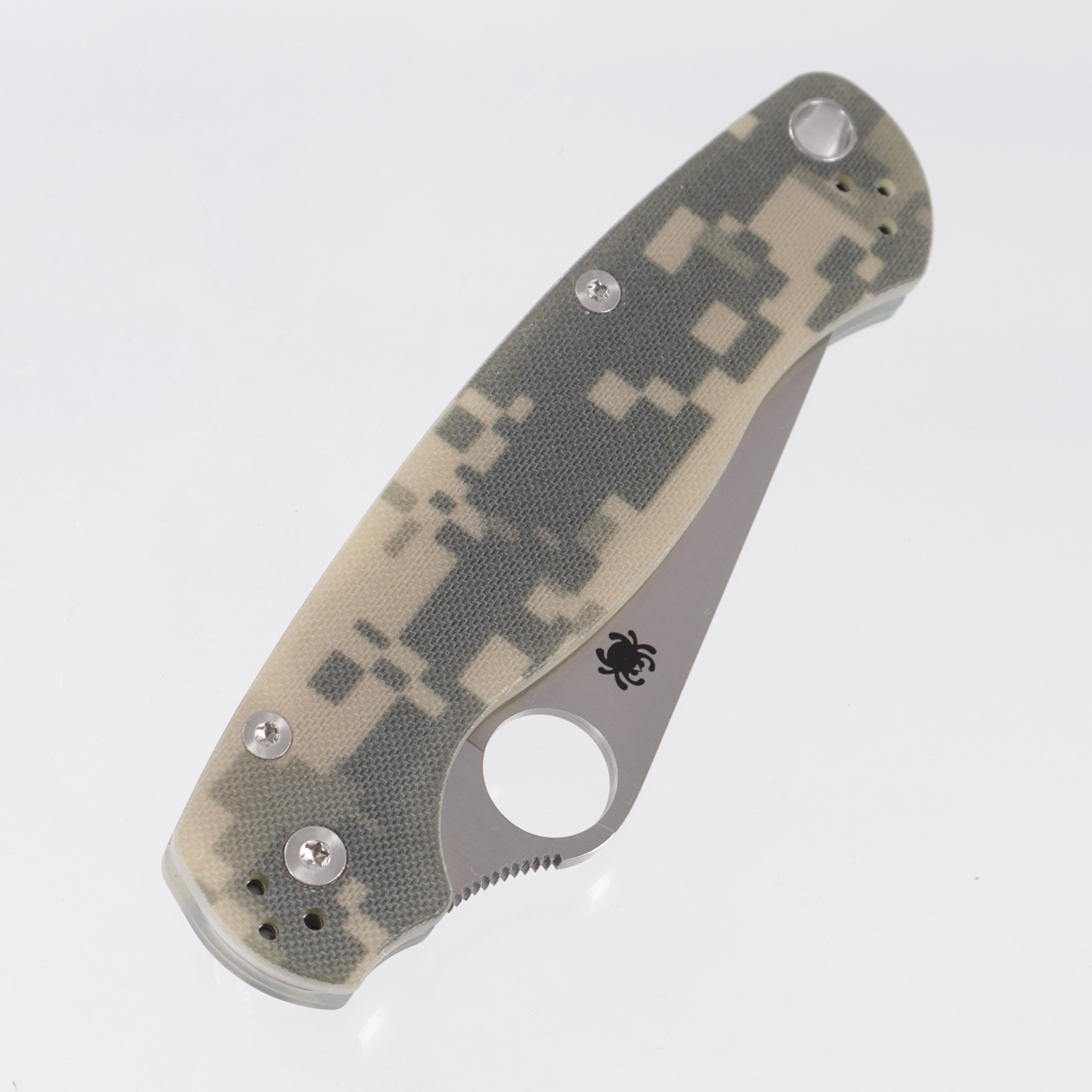 Spyderco Paramilitary 2 - Digi-Camo G10 - Satin S4VN - C81GPCMO2