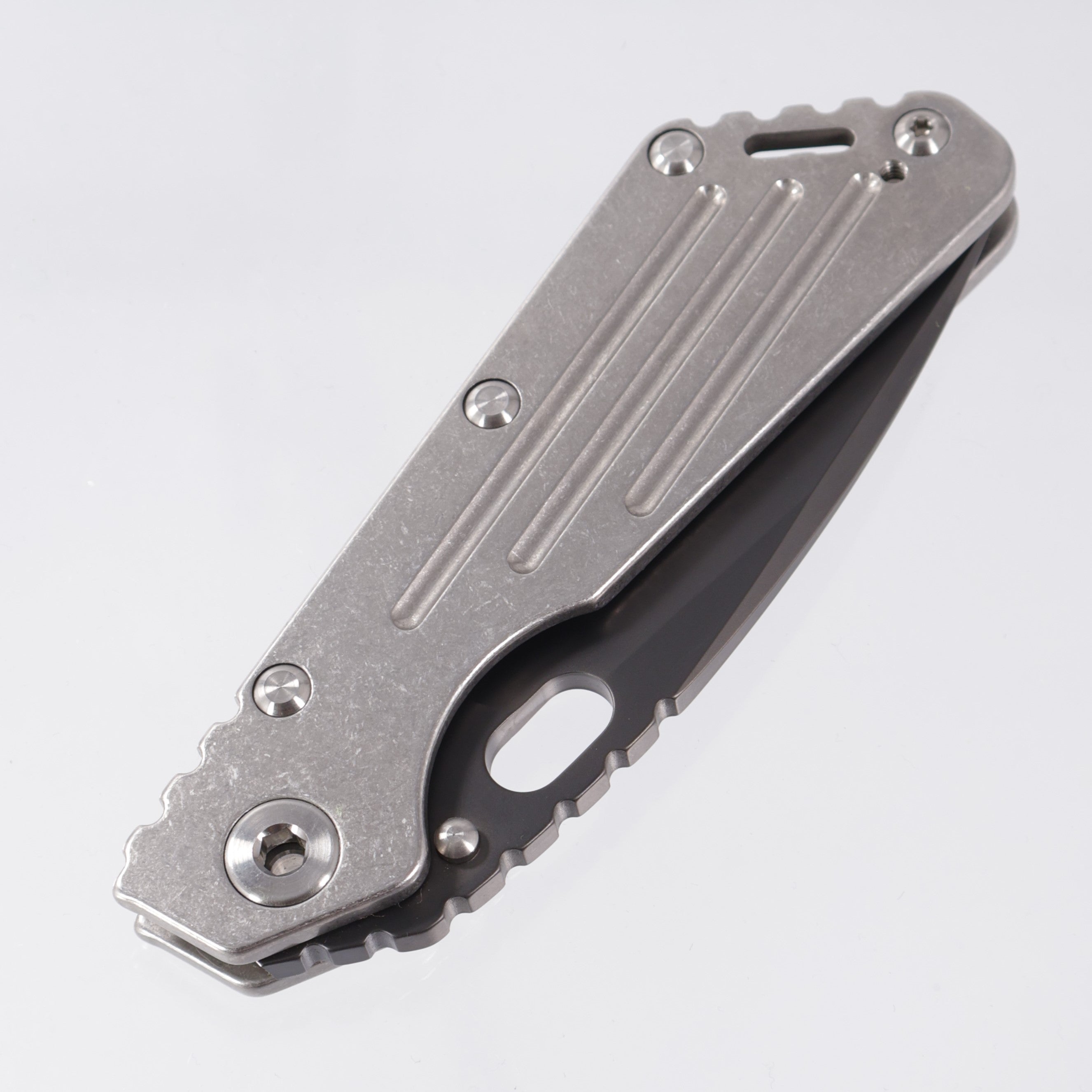 Strider MSC Performance SMF - Stonewash Stress Relief Titanium - Asymetrically Sharpened Black Oxide S30V *PRE-OWNED*