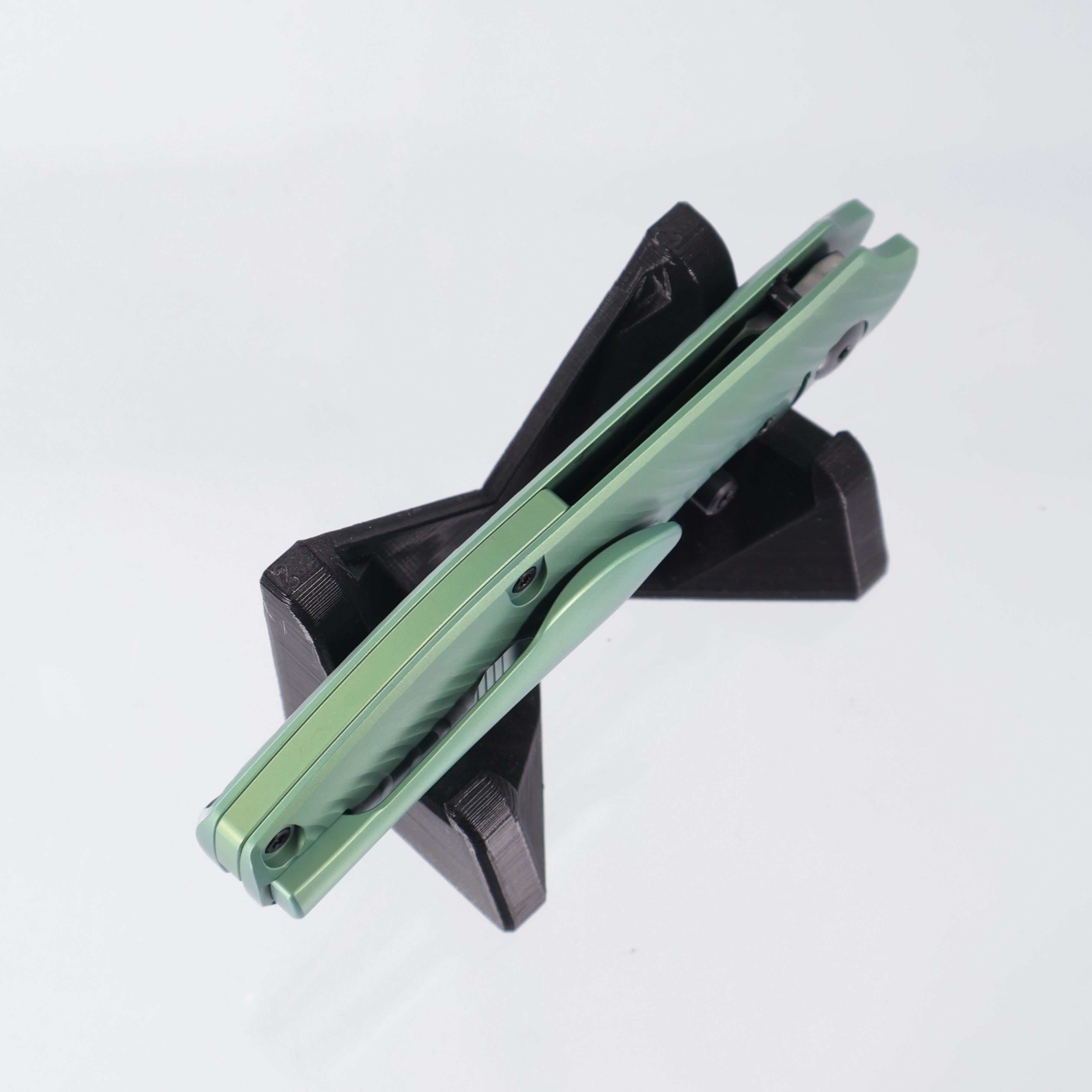 Tuya Dino - Green Titanium Framelock - Satin S90V