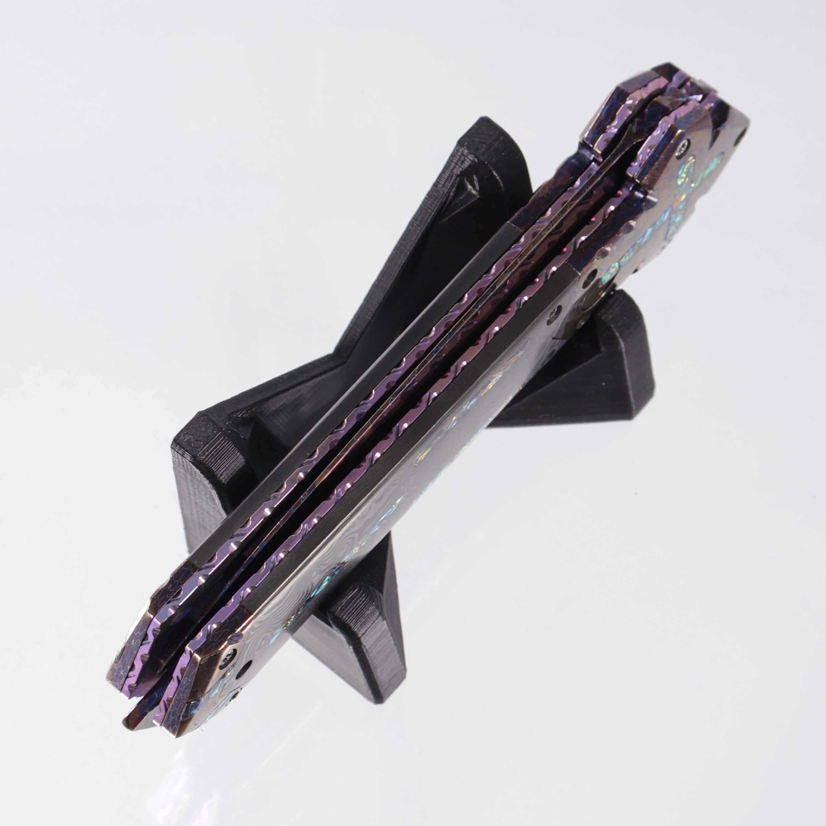 Brandon Vallotton Iron Cross - Enlightened Custom - Bertie Rietveld Dragonskin Bolsters w/ Black Dunes Fat Carbon & Diachrolam inlays - Bertie Rietveld Dragonskin Damascus Blade