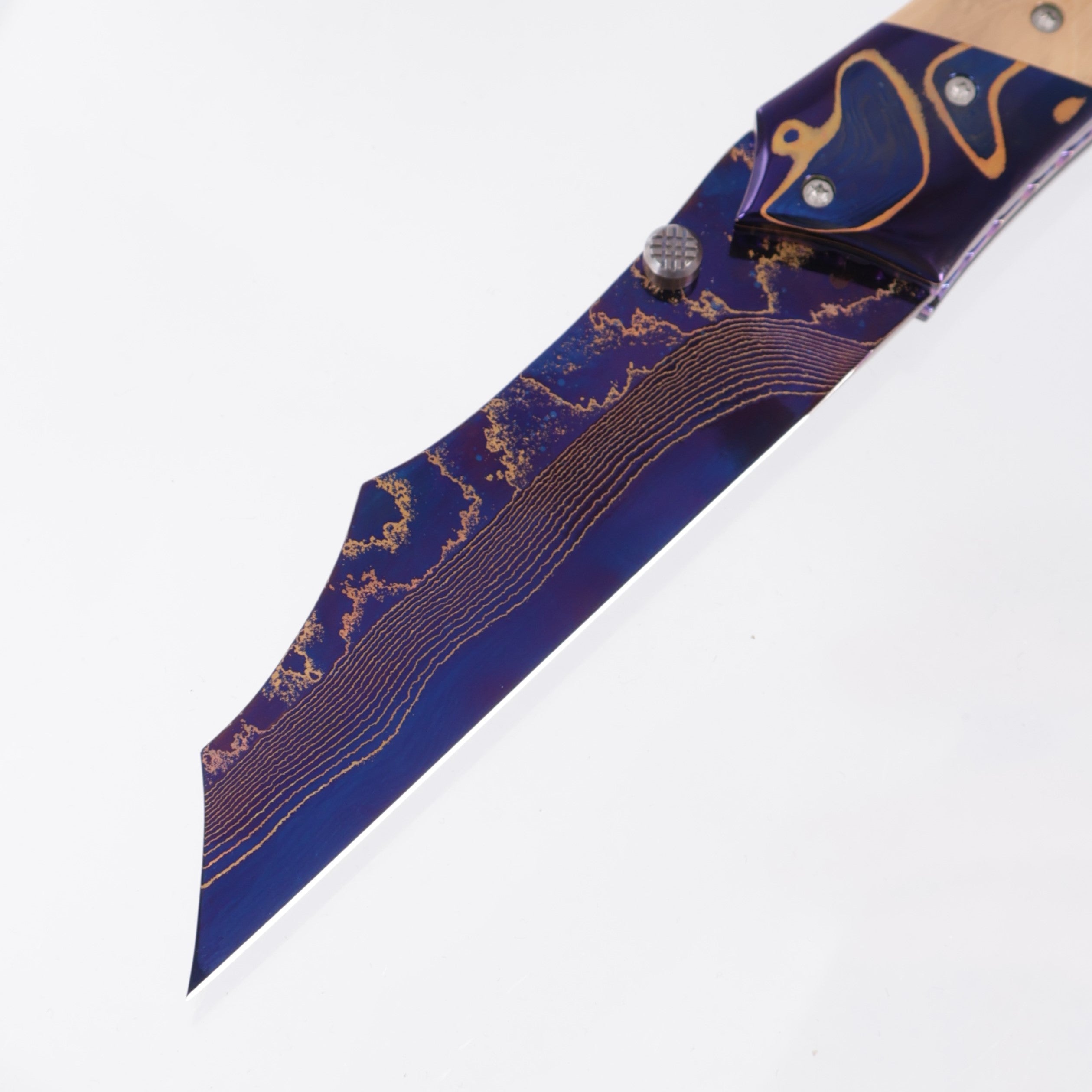 Kyle Vallotton Executioner - Mammoth Ivory w/ Baker Forge GoMai Chevron Bolsters - Baker Forge Tiger Mai Damascus