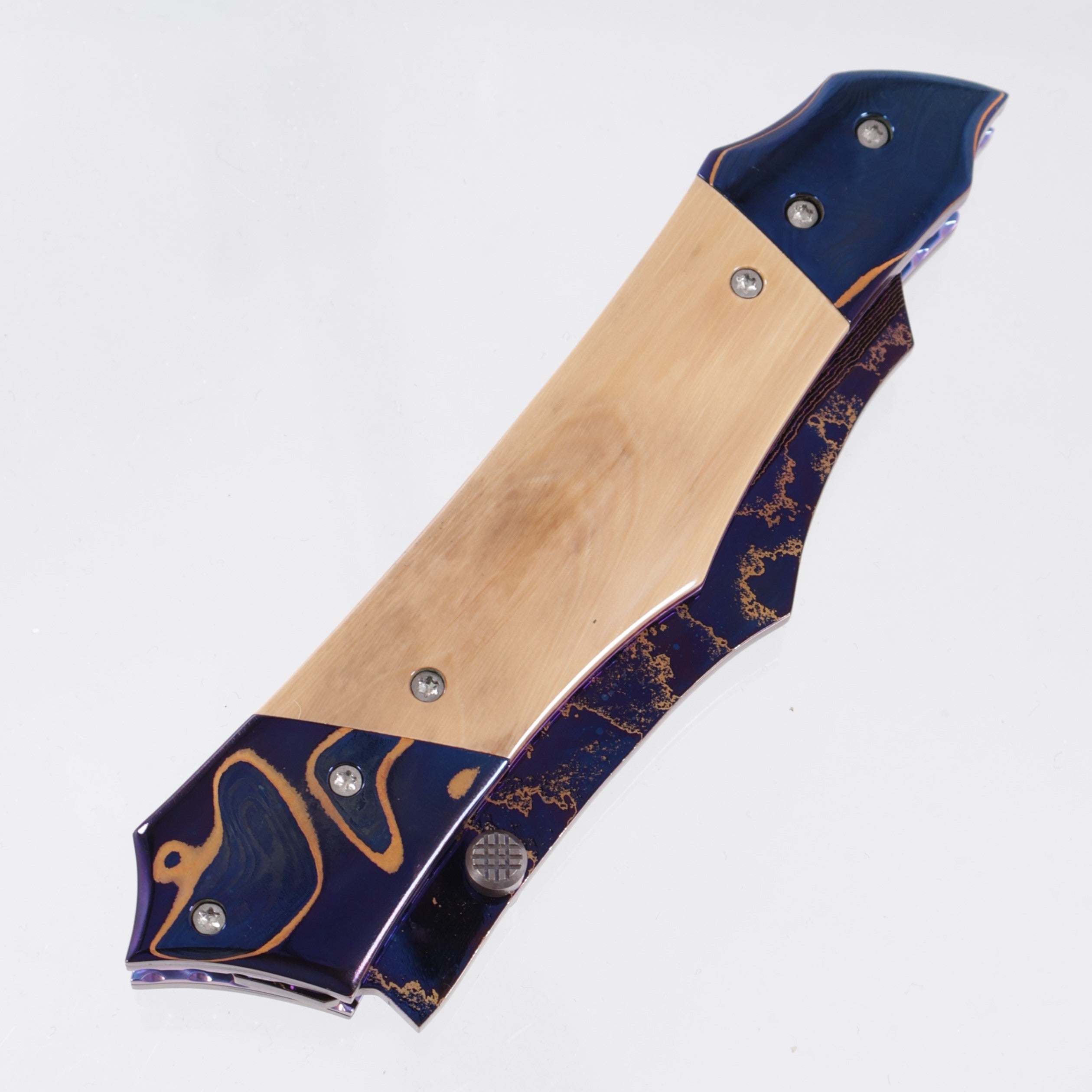 Kyle Vallotton Executioner - Mammoth Ivory w/ Baker Forge GoMai Chevron Bolsters - Baker Forge Tiger Mai Damascus
