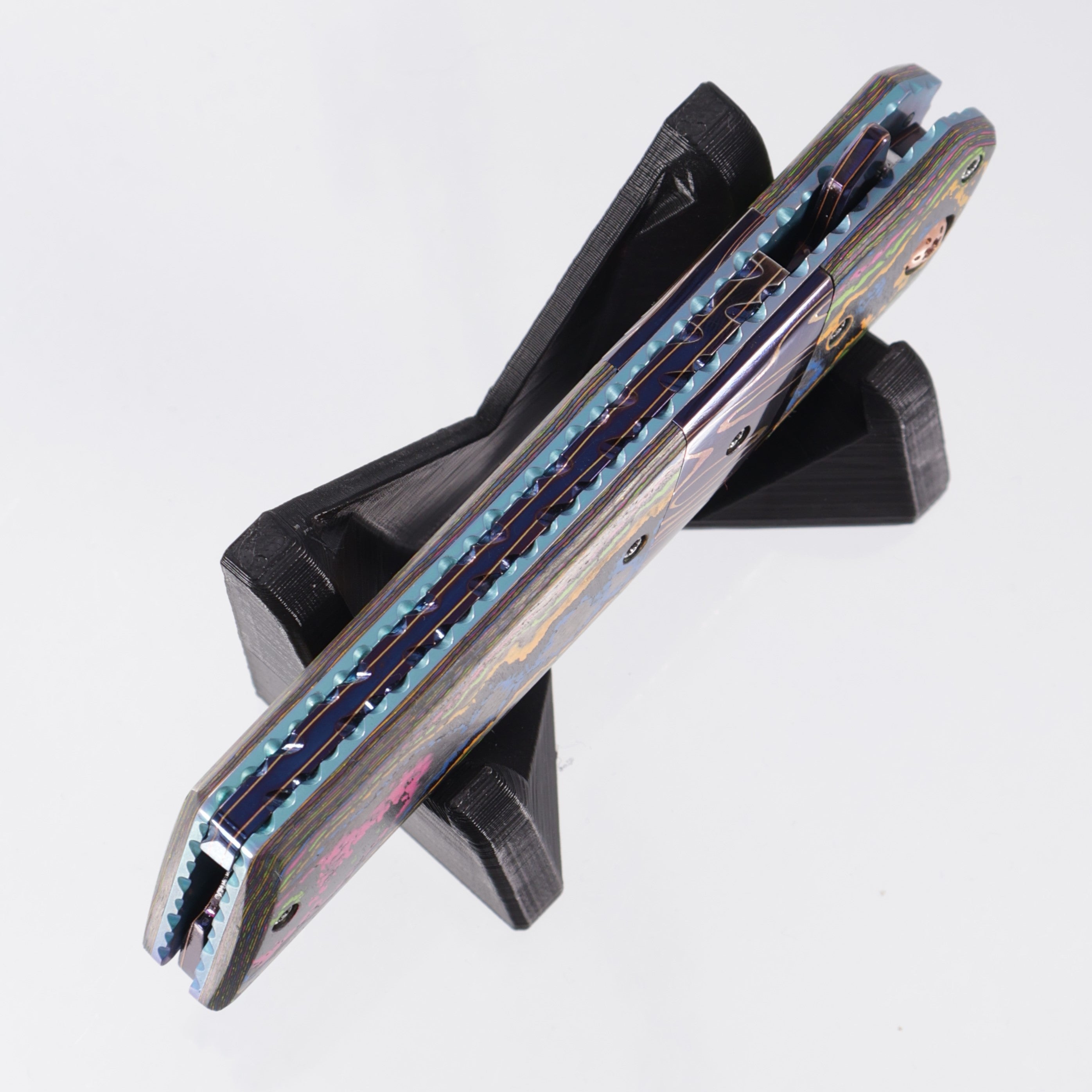 Brandon Vallotton Kaiken Flipper - 80s Camo Carbon w/ Baker Forge Dam-Core Wavy Bolsters  - Baker Forge Dam-Core Wavy Damascus