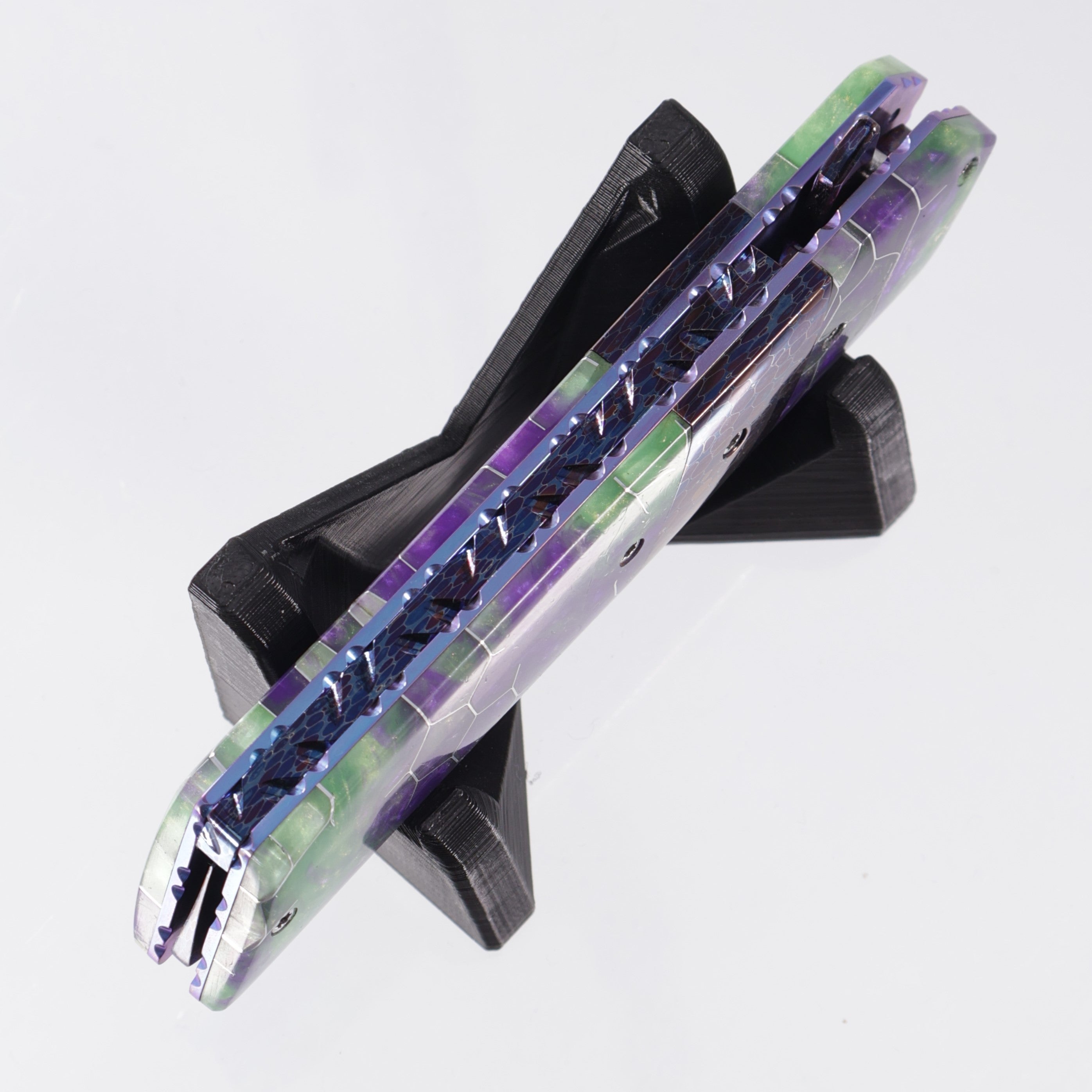 Brandon Vallotton Kaiken Flipper - Voodoo Resin Kraken Flower w/ Bertie Rietveld Dragonskin Bolsters  - Bertie Rietveld Dragonskin Damascus