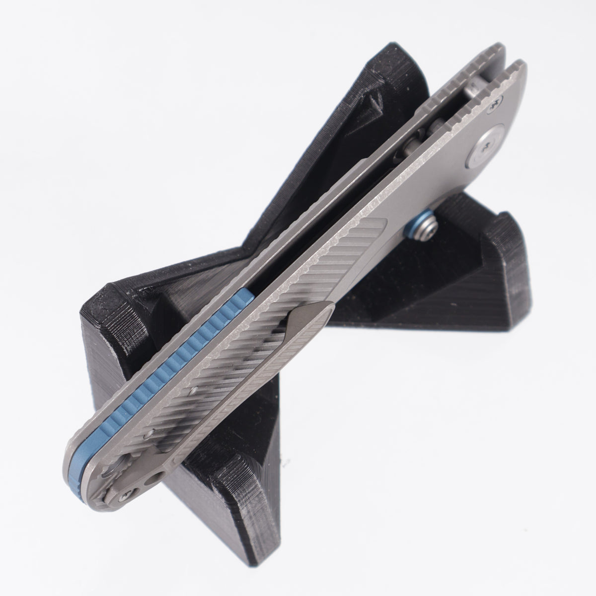 Vosteed Porcupine TiSlim - Acid Wash Angle Milled Titanium w/ Blue Accents - Acid Wash 154CM - A4820