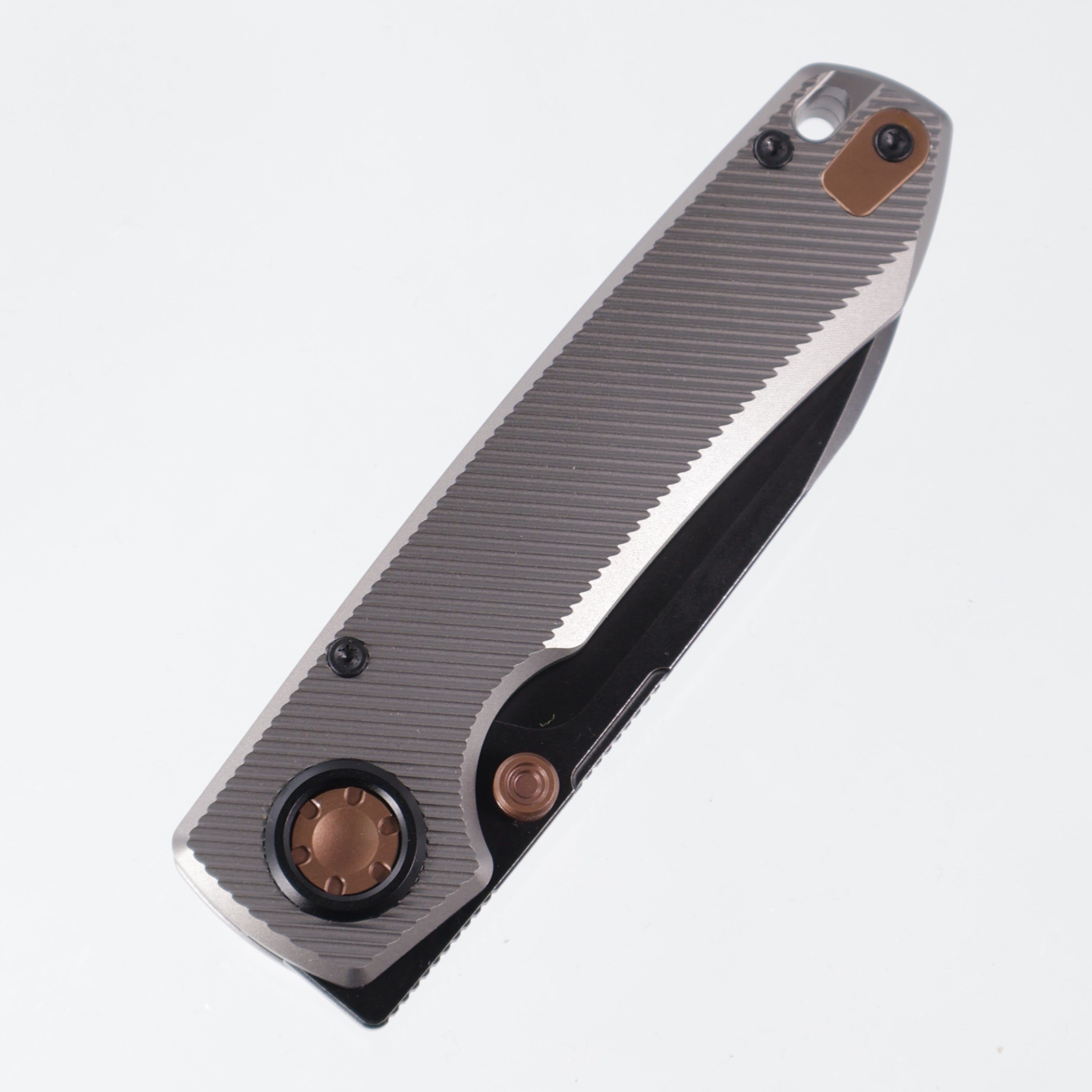 Vosteed Raccoon V -Dim Gray Titanium w/ Copper Dune accents - Black Stonewash M390 - A4004