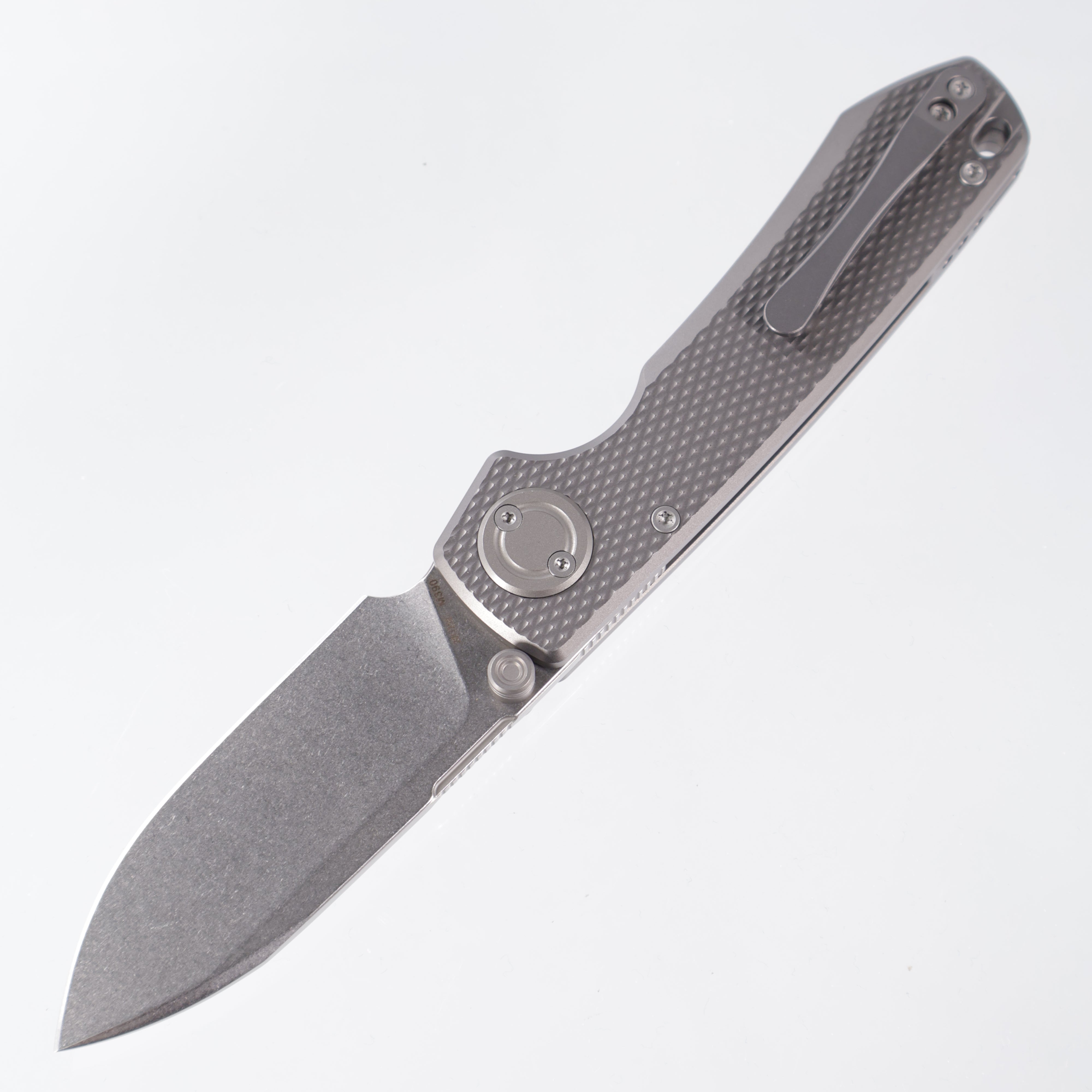 Vosteed Raccoon V - Dim Gray Titanium w/ Blue Button - Stonewash M390 - A4001