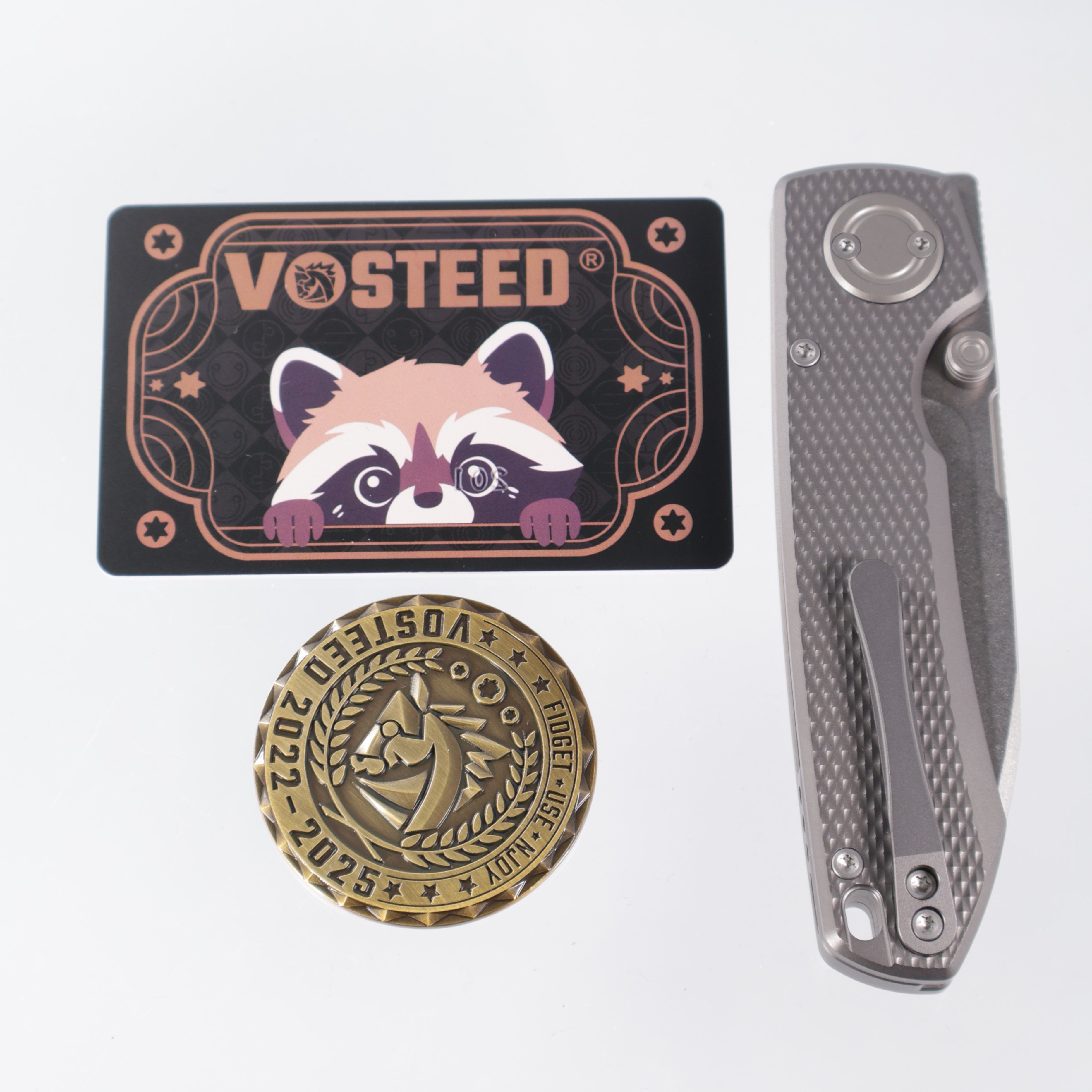 Vosteed Raccoon V - Dim Gray Titanium w/ Blue Button - Stonewash M390 - A4001