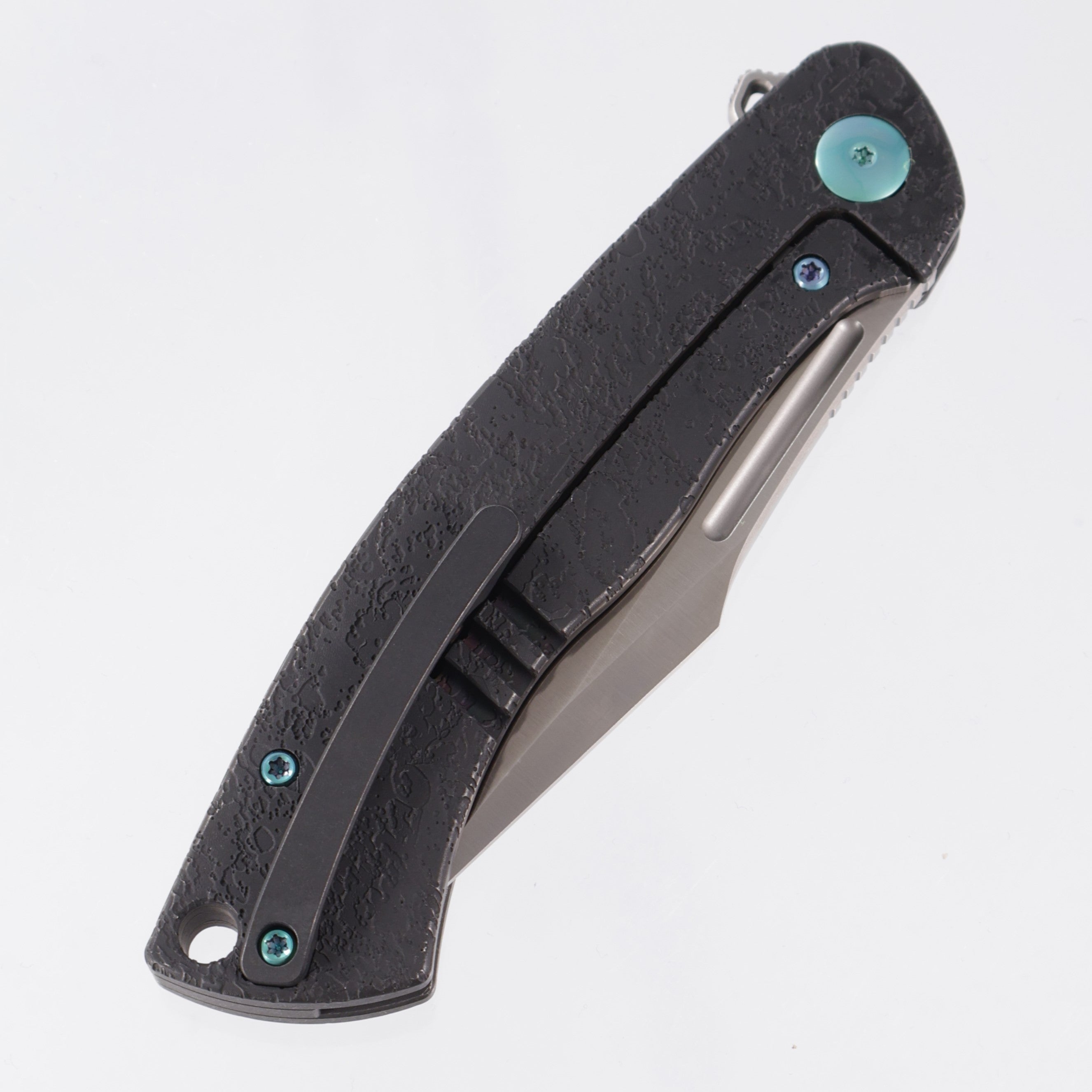 WE Knife Essential Knight - Black Textured Titanium w/ Teal Anodized Hardware - Satin M390 - WE24003-1