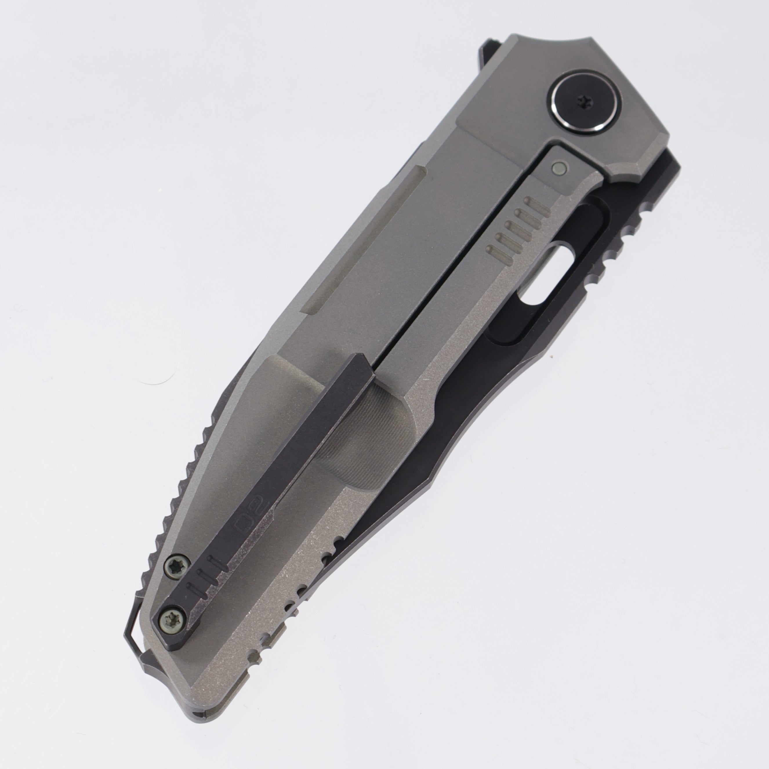 WE Knife Barracks - Dark Olive Titanium - Satin & Black Stonewash M390 - WE25078-1