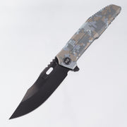 WE Knife Barracks - Pixel Pattern Digi-Cam Titanium - Black Stonewash M390 - WE25078-3