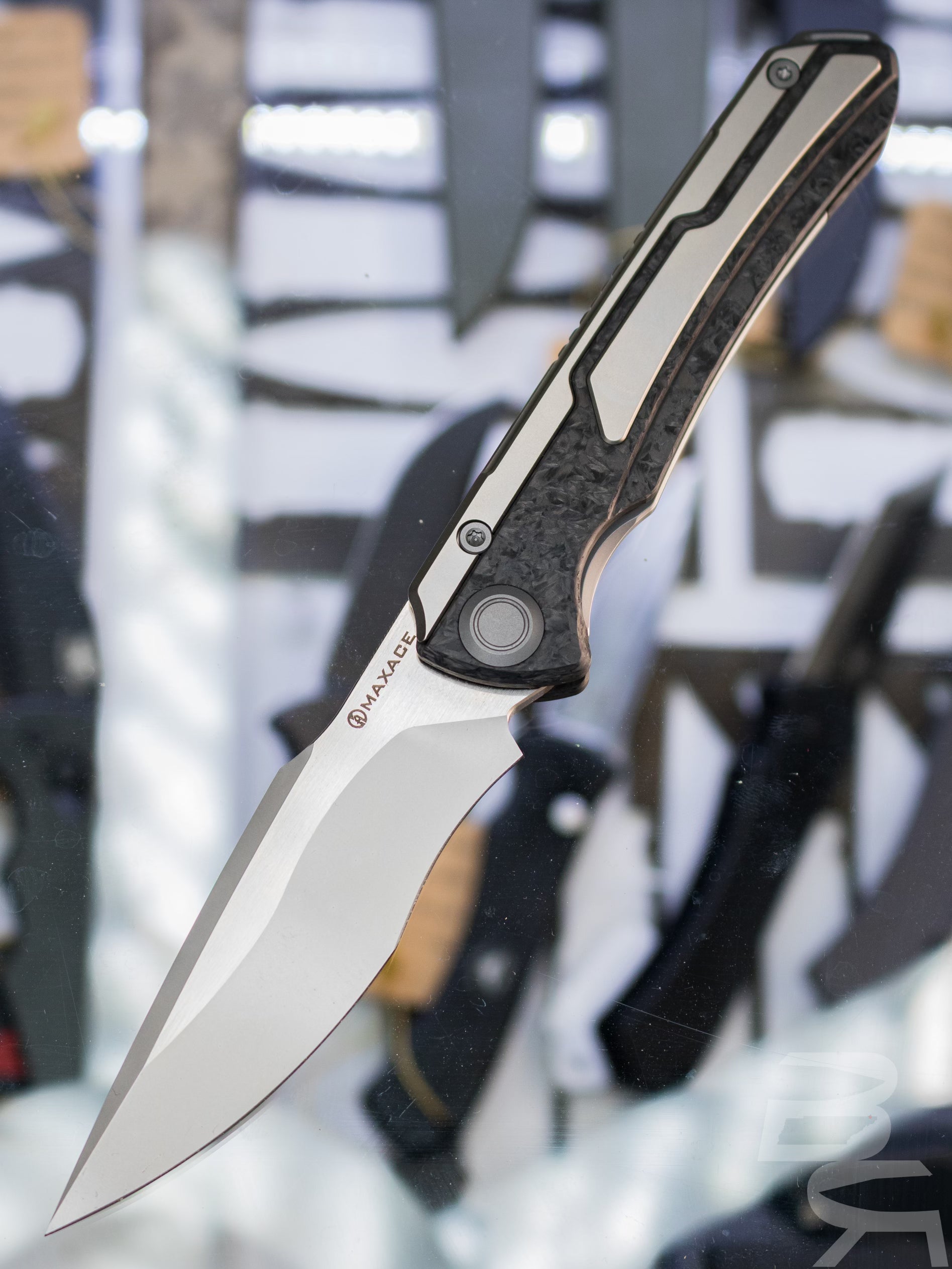 Maxace Kestrel Framelock CF w TI Onlay