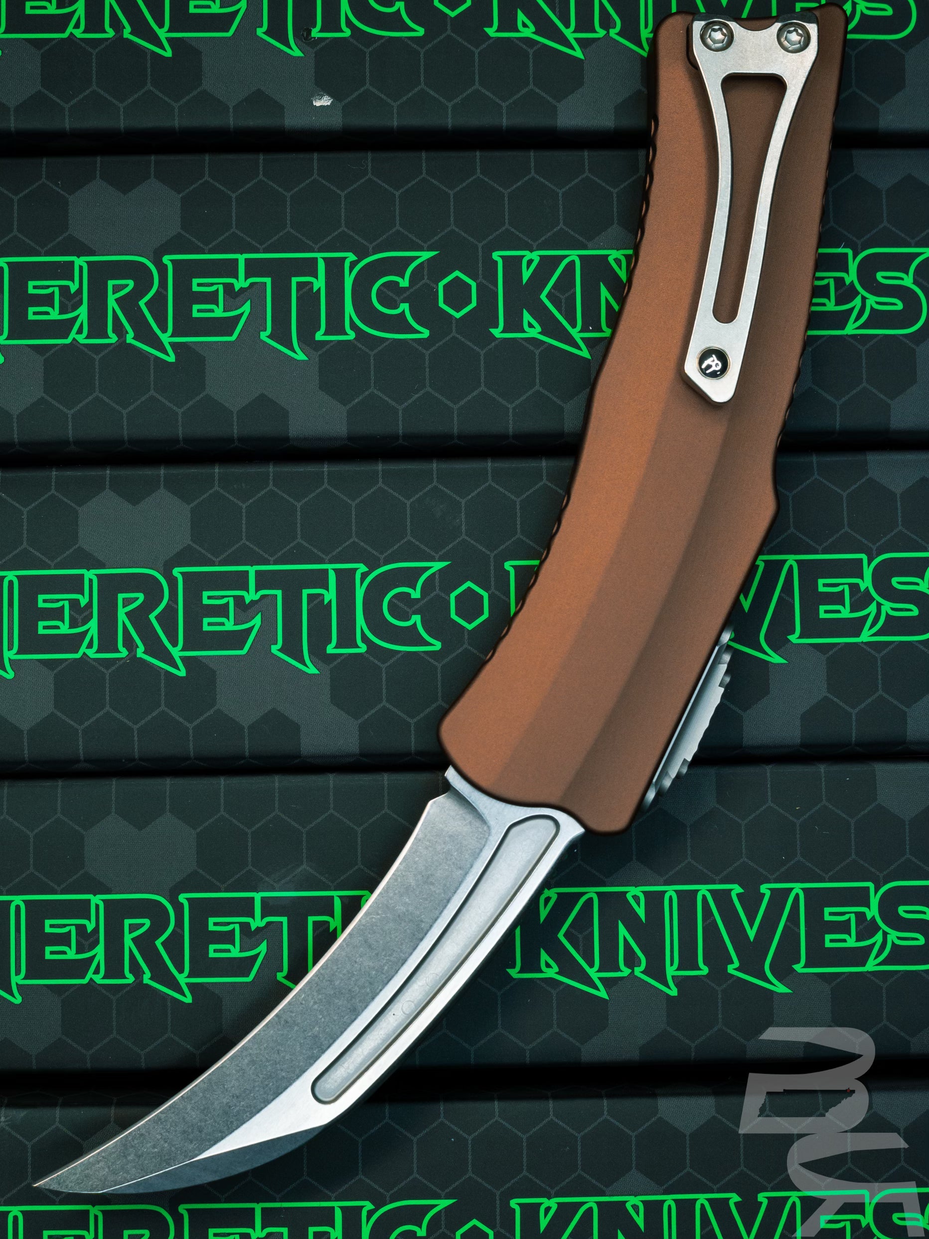 Heretic Knives Roc - S/E Curved Stonewashed Blade, Rootbeer Handle H060-2A-RB