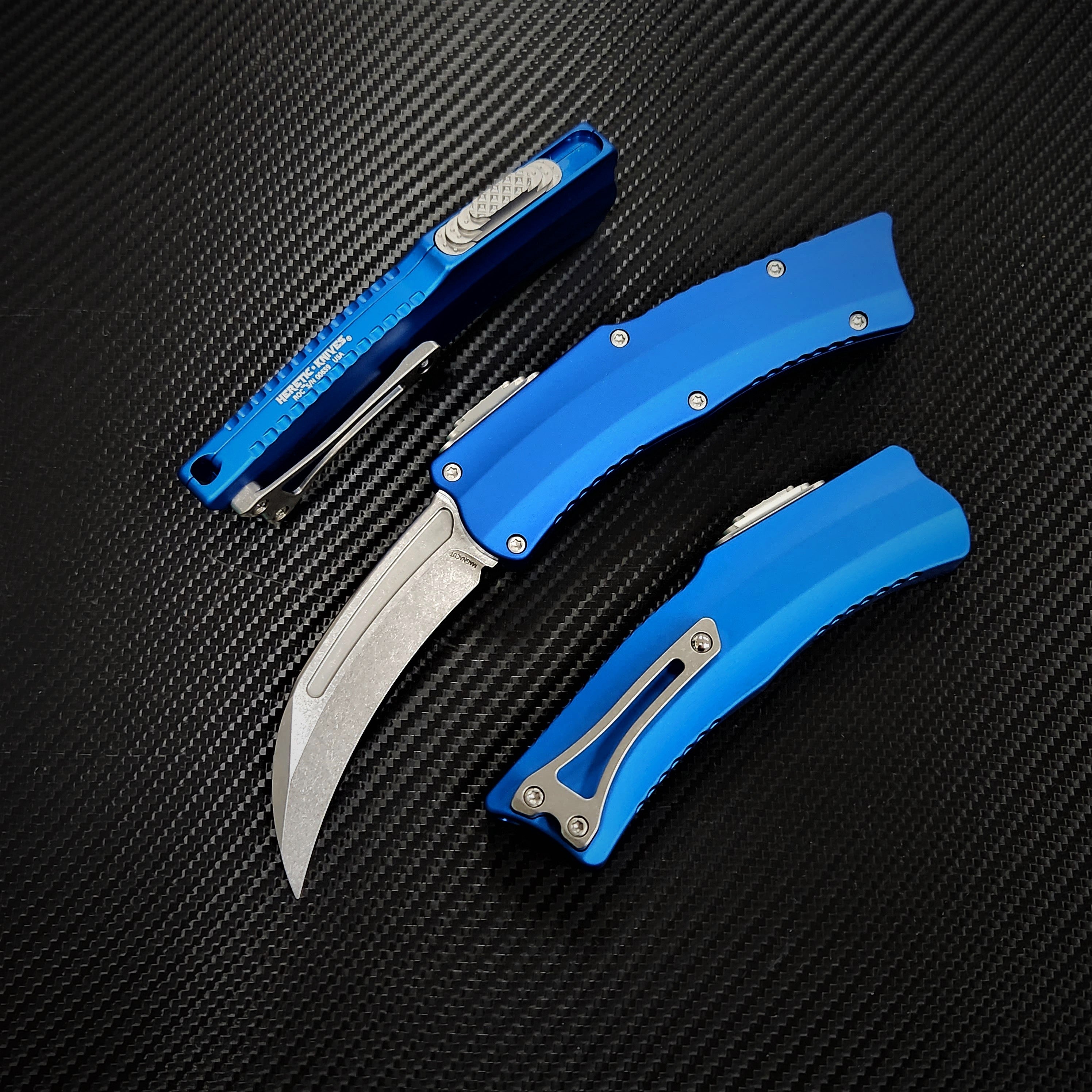 Heretic Roc - Blue Handle - Stonewash MagnaCut Blade - Standard Hardware