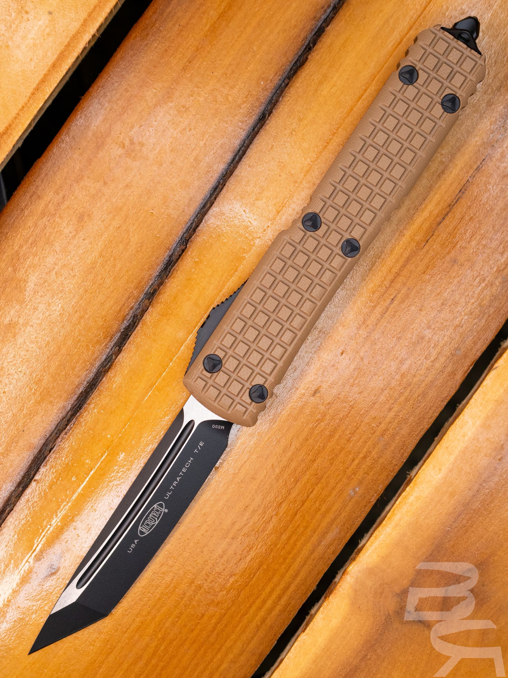 MICROTECH ULTRATECH OTF KNIFE- TANTO EDGE- FRAG PATTERN TAN G-10 TOP- BLACK PLAIN EDGE BLADE 123-1 FRGTTAS