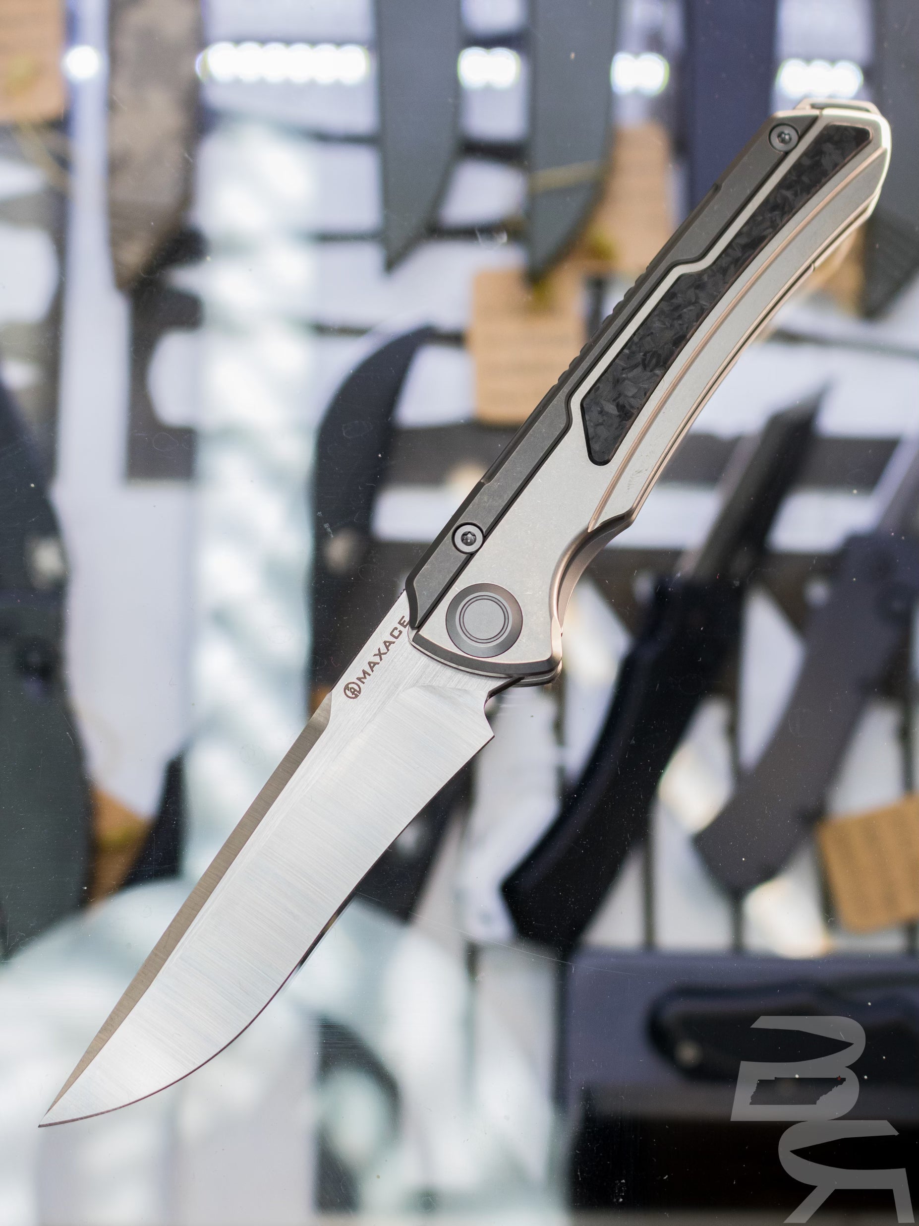 Maxace Kestrel Framelock Ti/CF