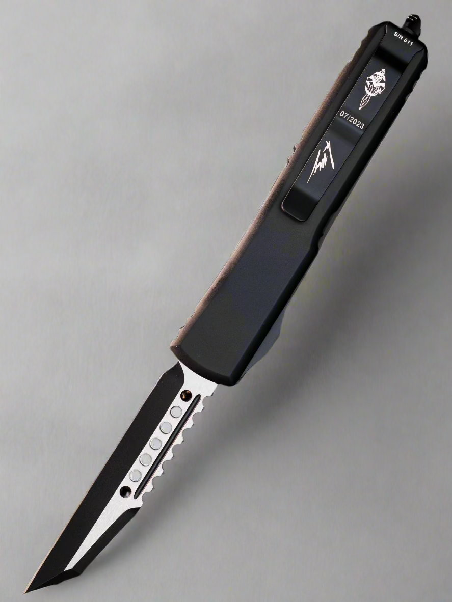 Microtech Ultratech Warhound Black Handle Carbon Fiber Top Black Standard Blade Signature Series 119W-1CFS