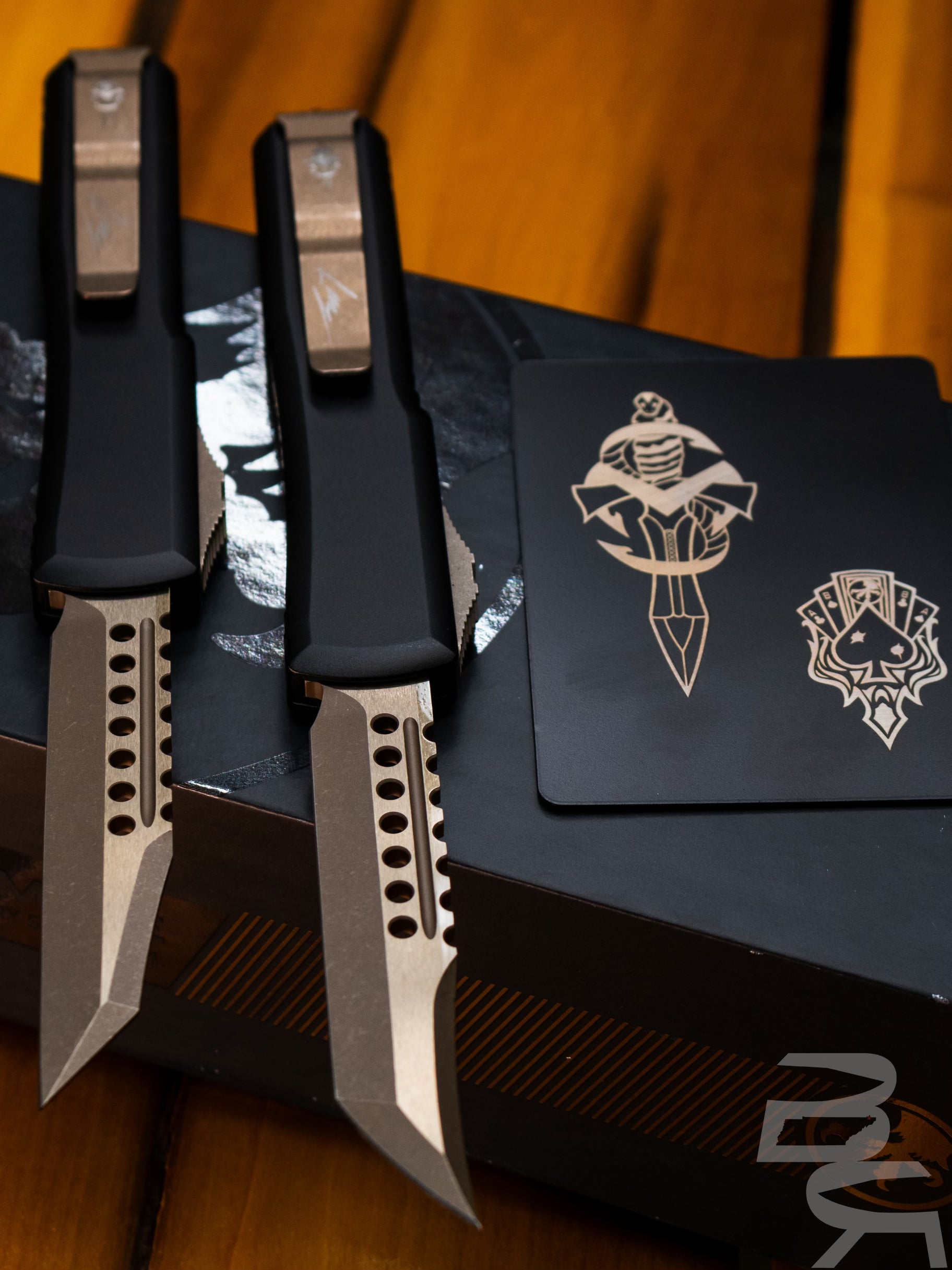 Microtech DeadMan’s Hand Ultratech Warhound and Hellhound Set 119-13SETDMS