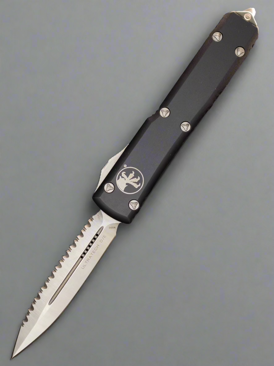 Microtech 122-6 Ultratech D/E - Black Handle - Satin Blade - Full Serrations