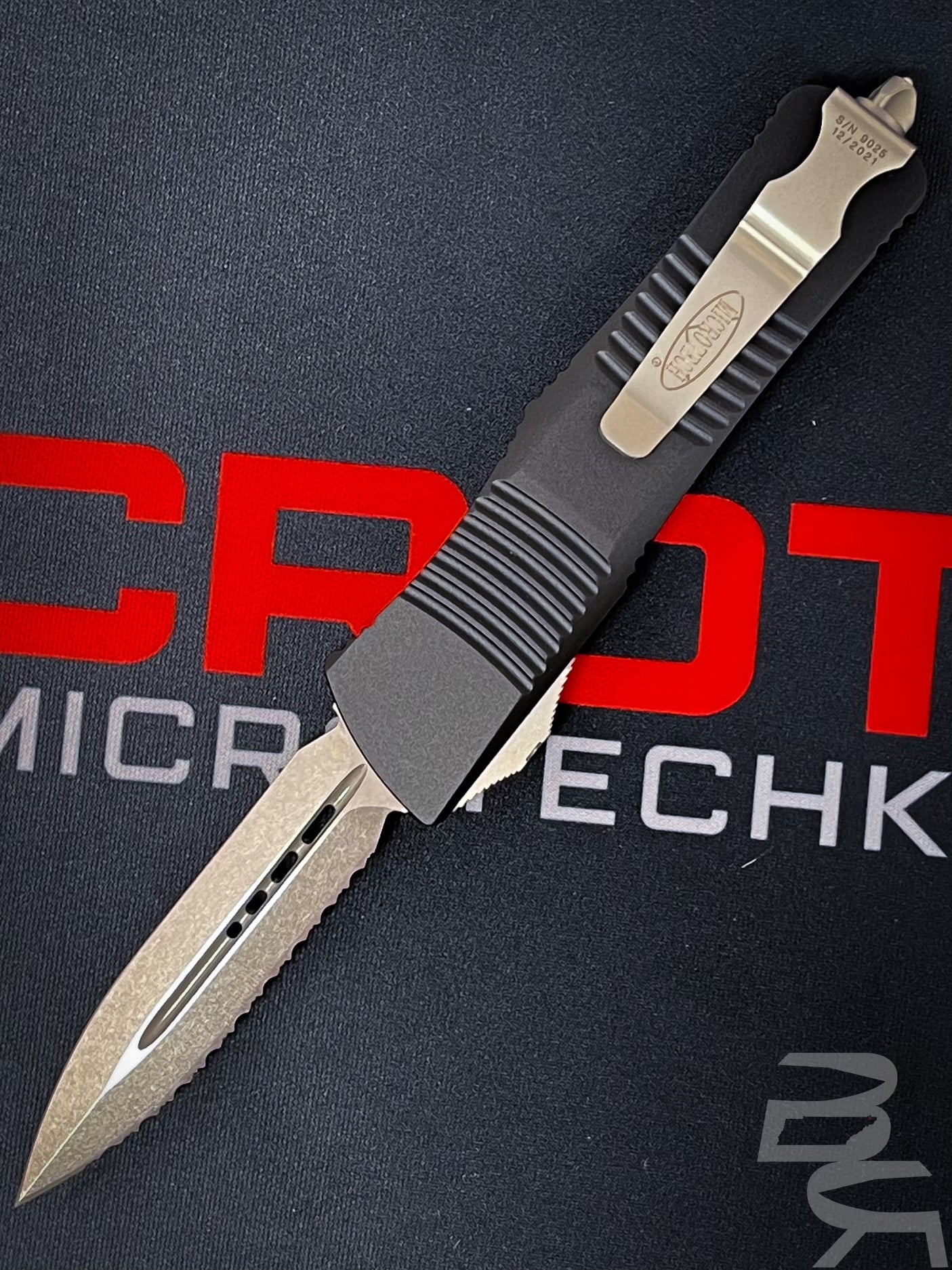Microtech Troodon D/E Stonewash Full Serrated M390