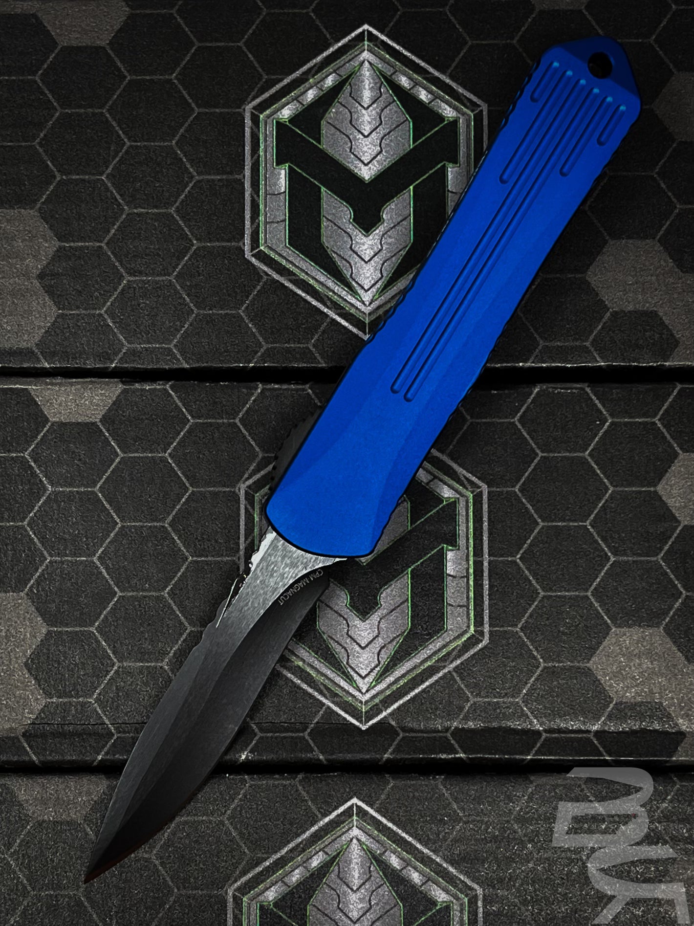 Heretic Manticore S Recurve DLC Blue Camo Carbon Blue Handle Ti Clip Iconoclast