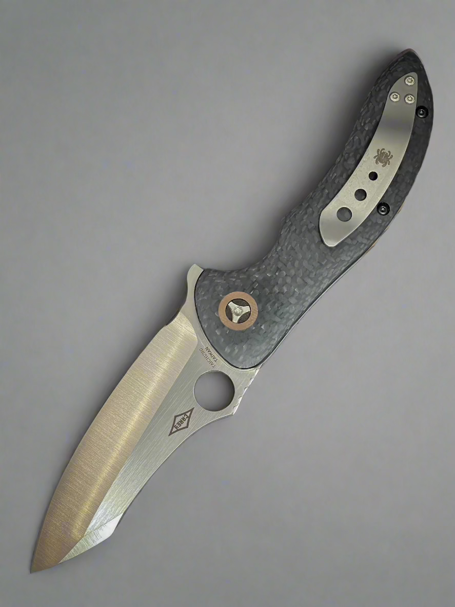 Spyderco Magnitude S30v Carbon Fiber