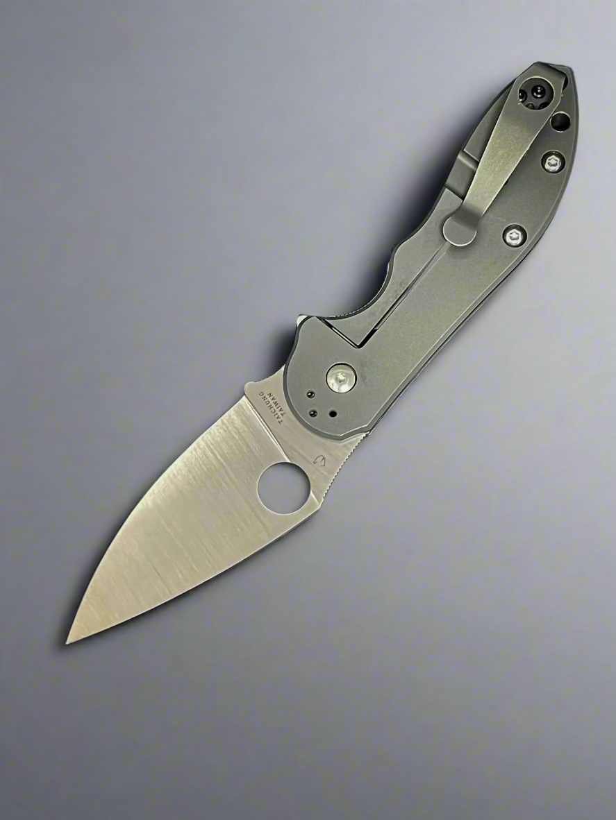 Spyderco Domino Red Weave Framelock XHP